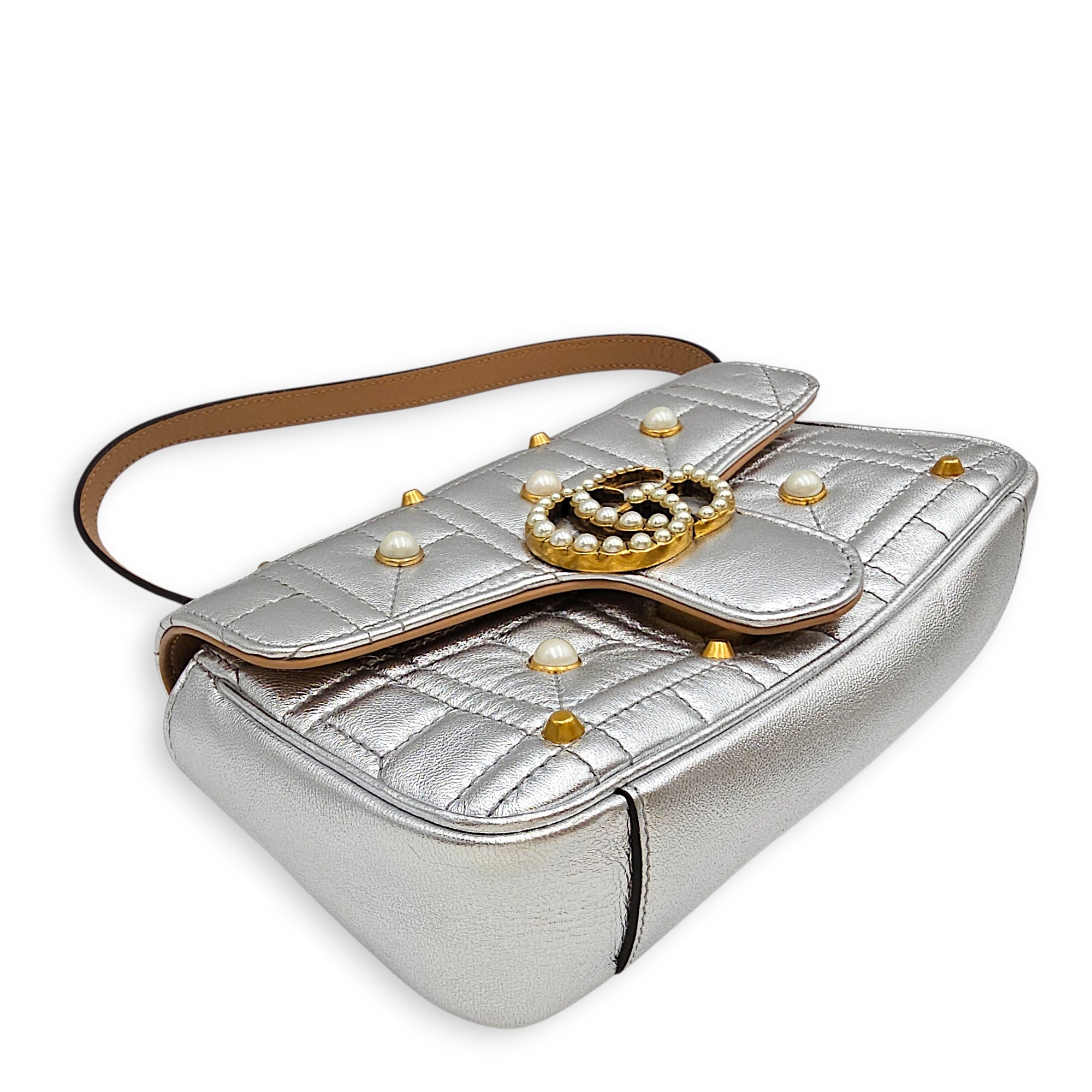 GG Marmont Mini Matelasse Shoulder  Silver Shoulder Bag in Metallic Gold hardware CL2601-18809 4