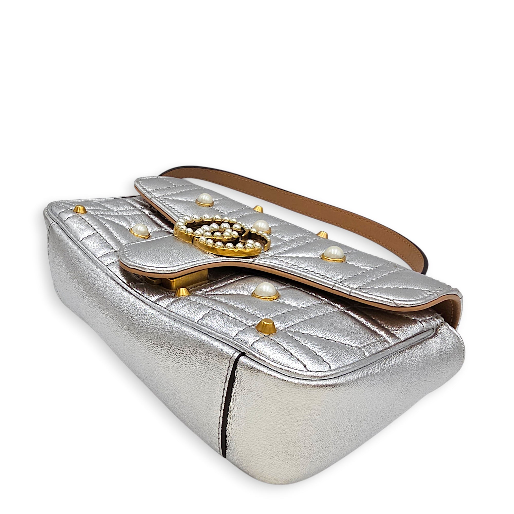 GG Marmont Mini Matelasse Shoulder  Silver Shoulder Bag in Metallic Gold hardware CL2601-18809 5