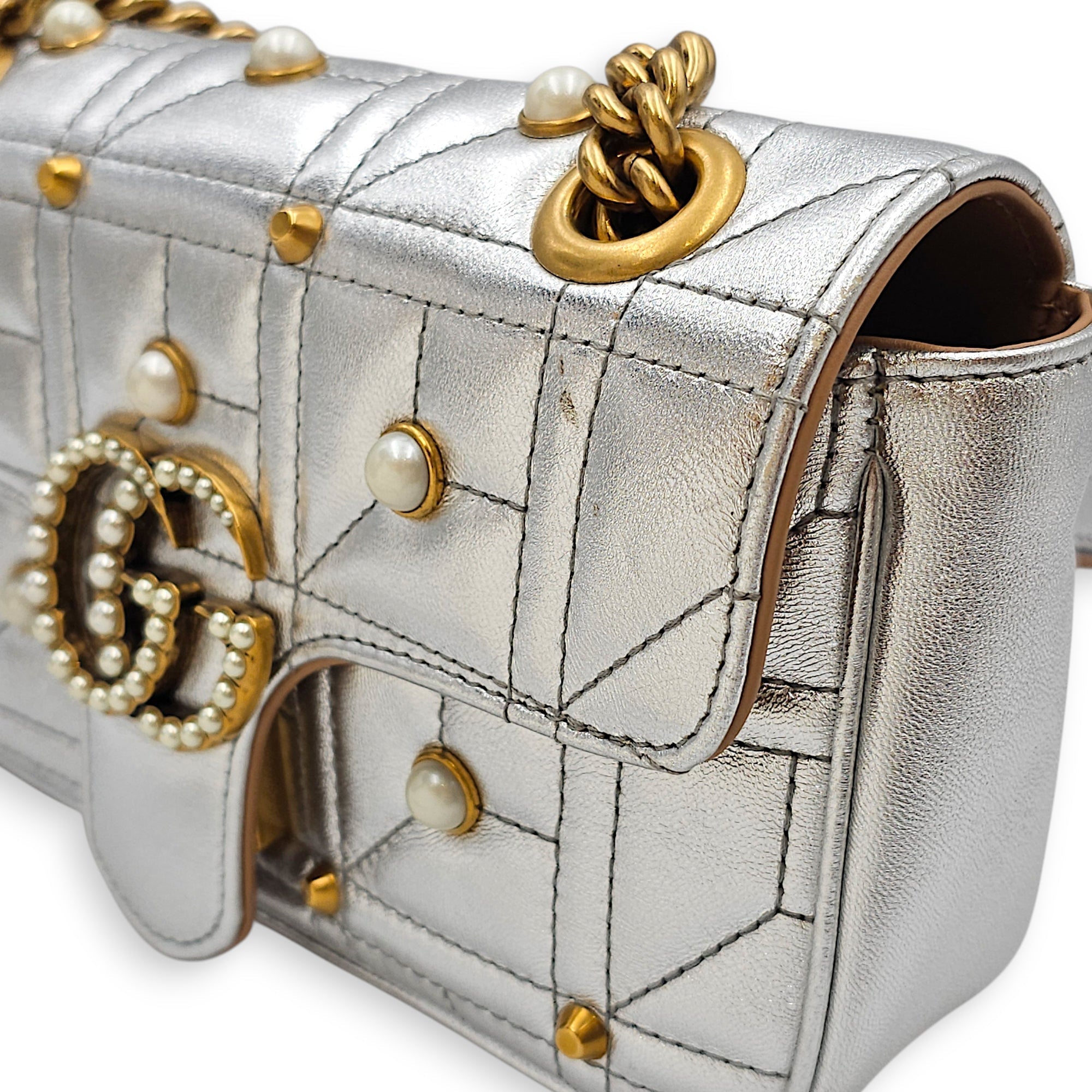 GG Marmont Mini Matelasse Shoulder  Silver Shoulder Bag in Metallic Gold hardware CL2601-18809 8