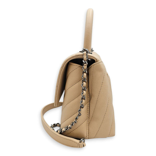 Coco Handle Chevron light beige  Beige Shoulder Bag Silver hardware CL2601-18875 4