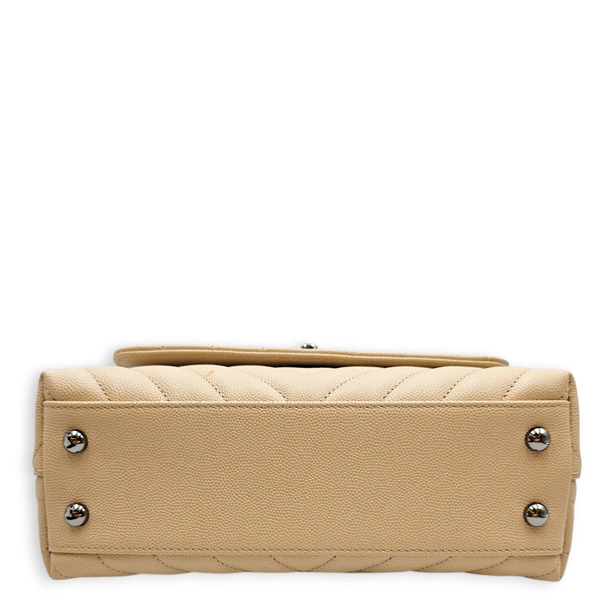 Coco Handle Chevron light beige  Beige Shoulder Bag Silver hardware CL2601-18875 5
