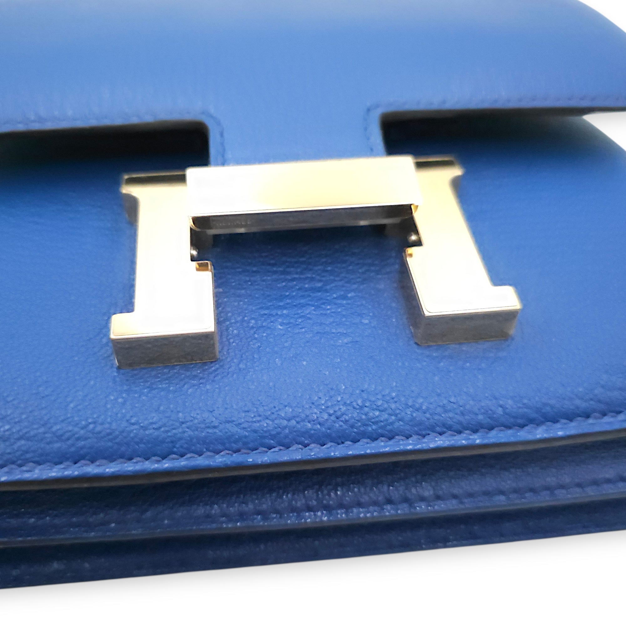 Constance Mirror 18 Blue Saphir/Menthe in Chevre Mysore Permabrass hardware CL2601-18900 9