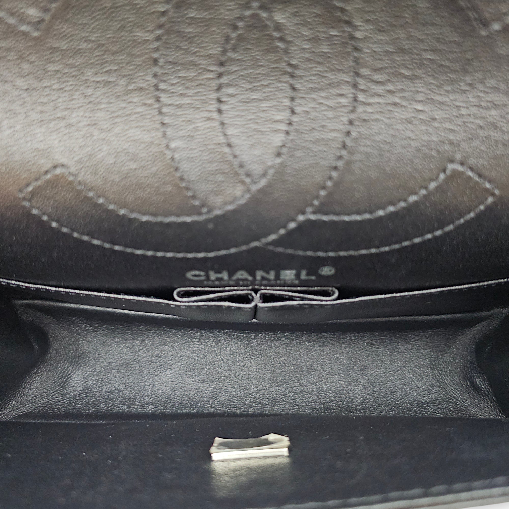Reissue 2.55 flap 25 Black Shoulder Bag in Calfskin Ruthenium hardware CL2601-18909 8