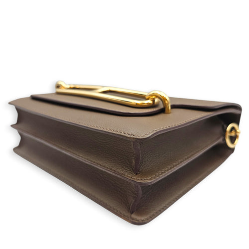 Roulis 23 Beige De Weima in Evercolor Permabrass hardware