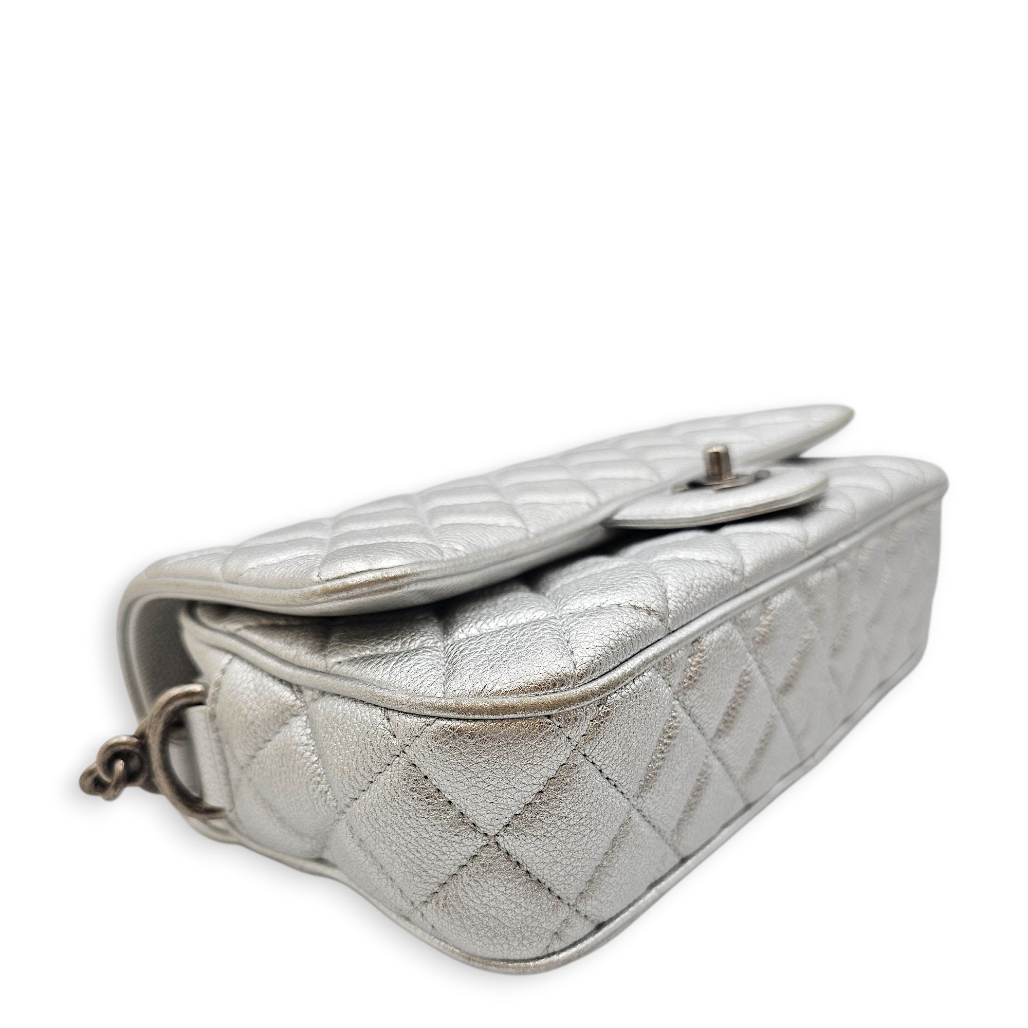 Quilted Flap Metallic Silver Shoulder Bag in Calfskin Ruthenium hardware CL2601-19060 3
