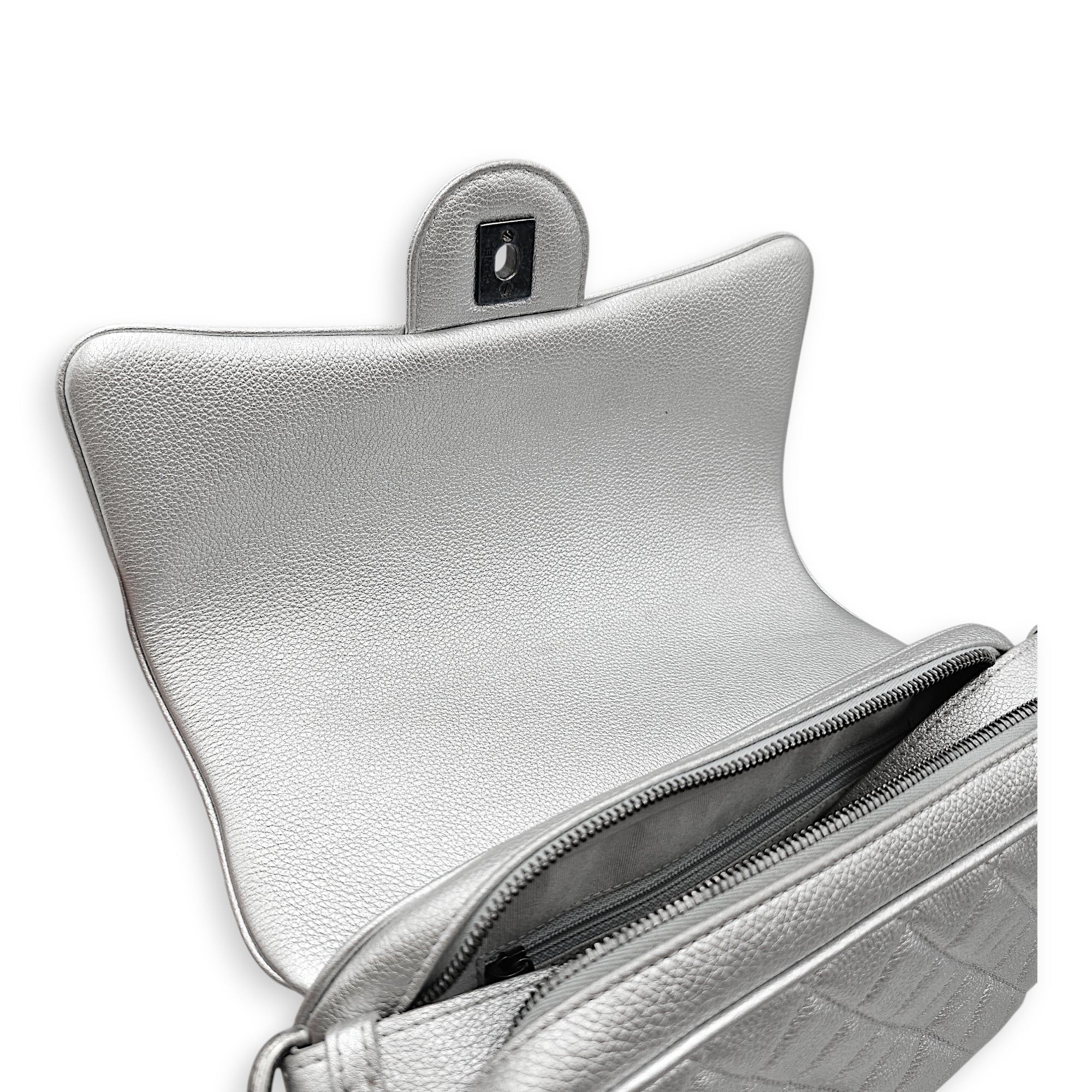 Quilted Flap Metallic Silver Shoulder Bag in Calfskin Ruthenium hardware CL2601-19060 5