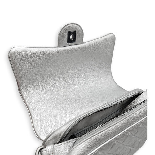 Quilted Flap Metallic Silver Shoulder Bag in Calfskin Ruthenium hardware CL2601-19060 5