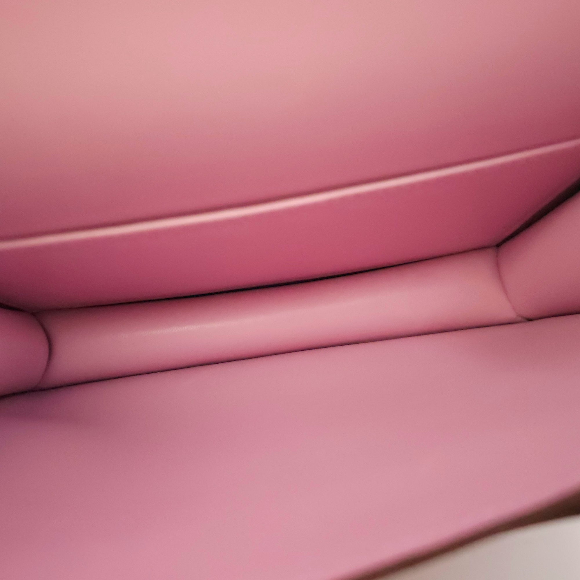 Constance 18 Mauve Sylvestre in Epsom Palladium hardware
