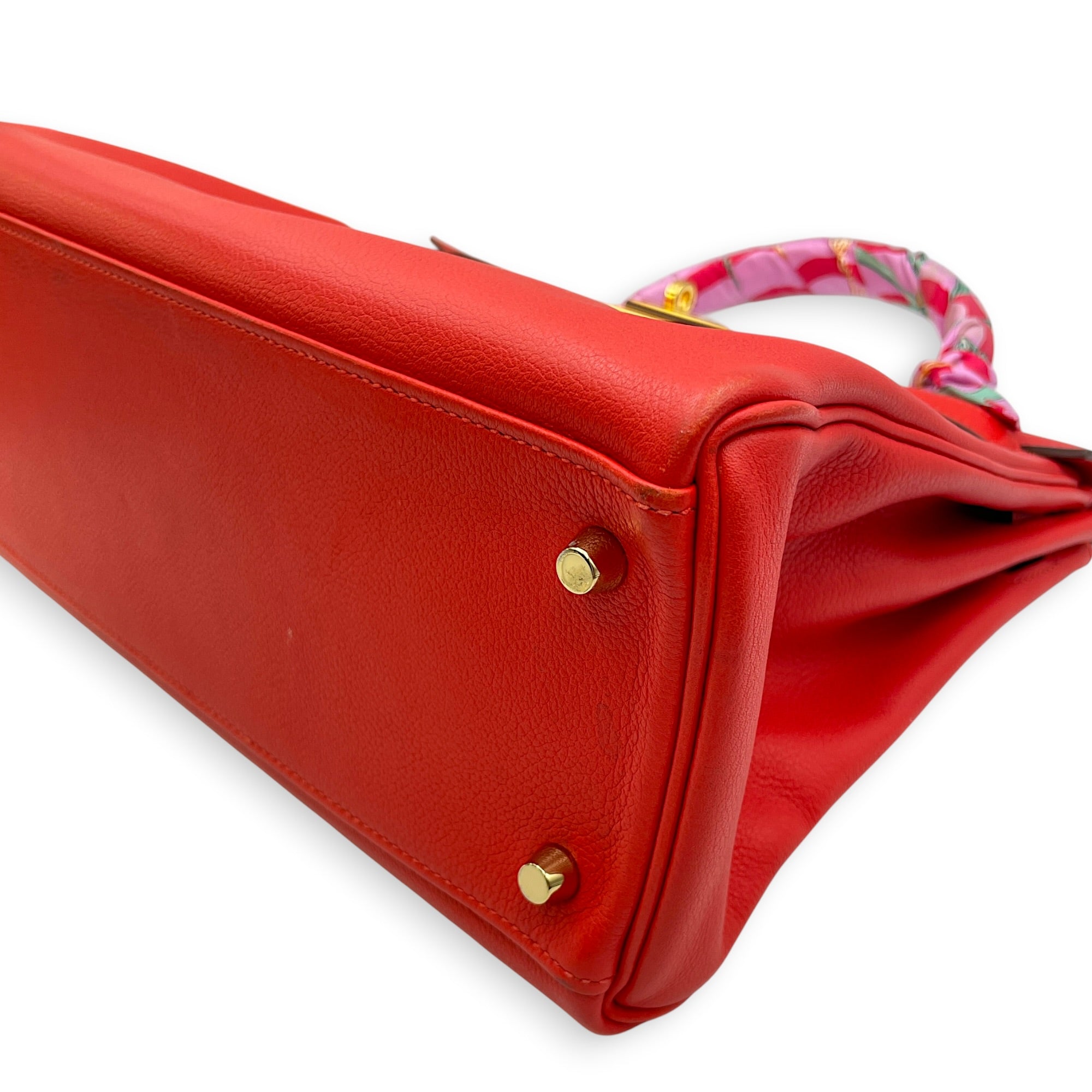 Kelly 32 Rouge Tomate in Evercolor Gold hardware