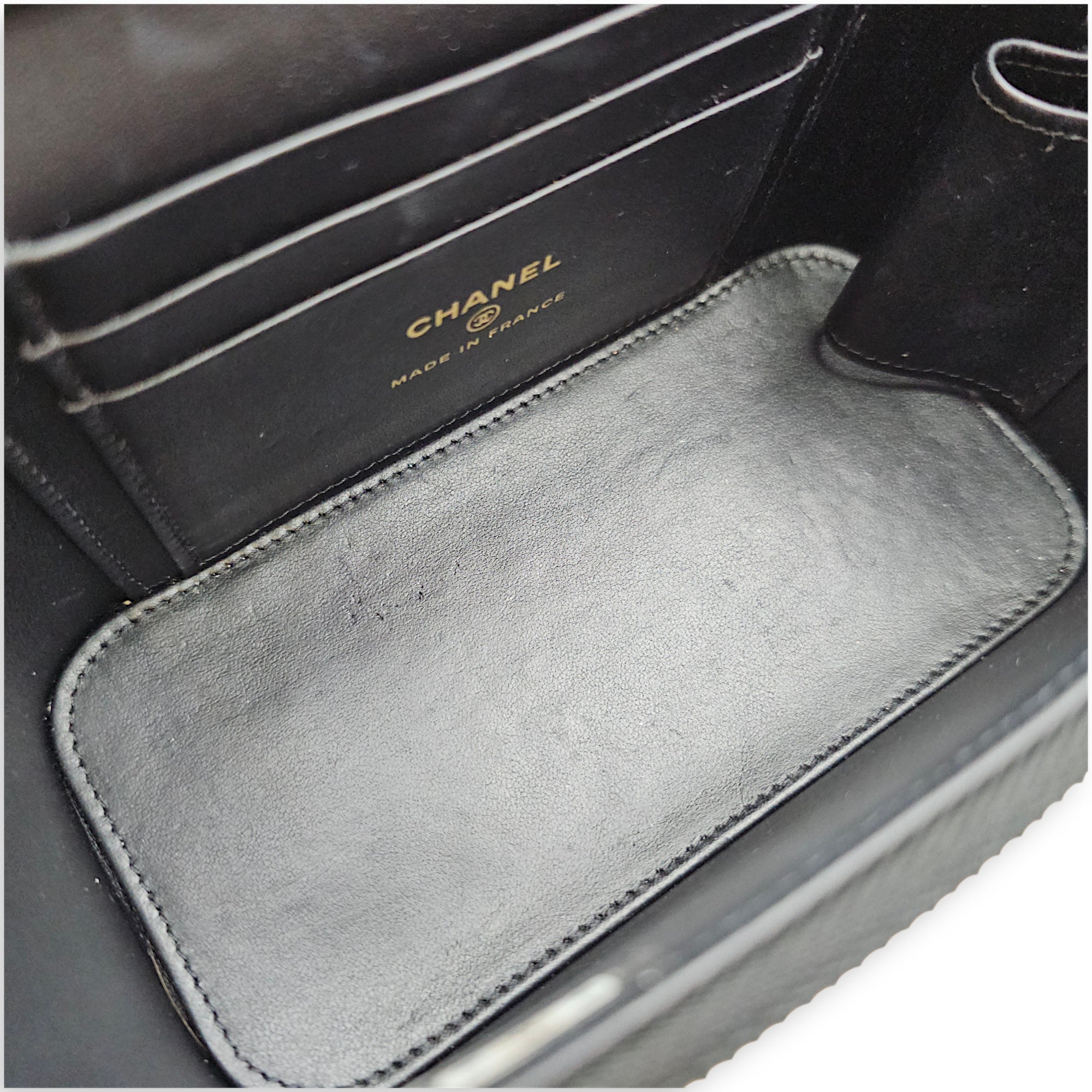 Coco Casino Vanity Case with Enamel Card Suits Black Crossbody Bag in Caviar Leather Gold hardware CL2602-19372 6