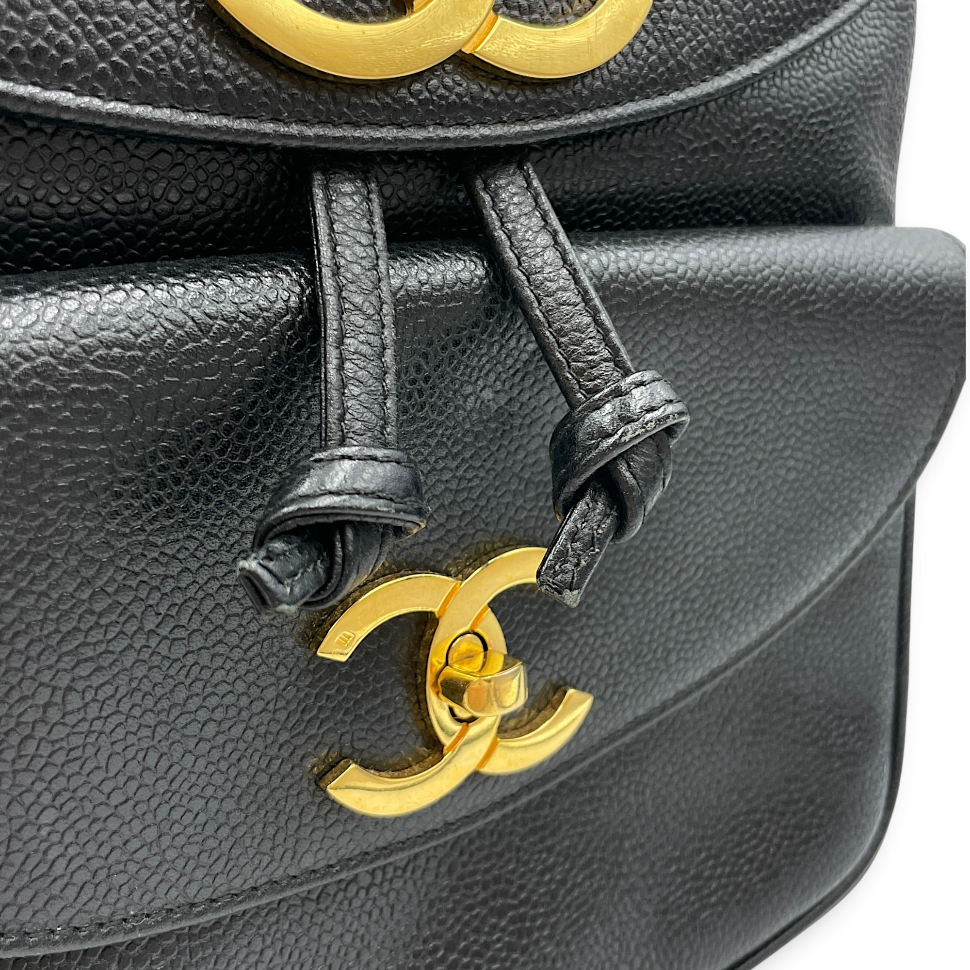 Vintage CC 1995 Turn-Lock Black Backpack in Caviar Leather Gold hardware CL2602-19445 10