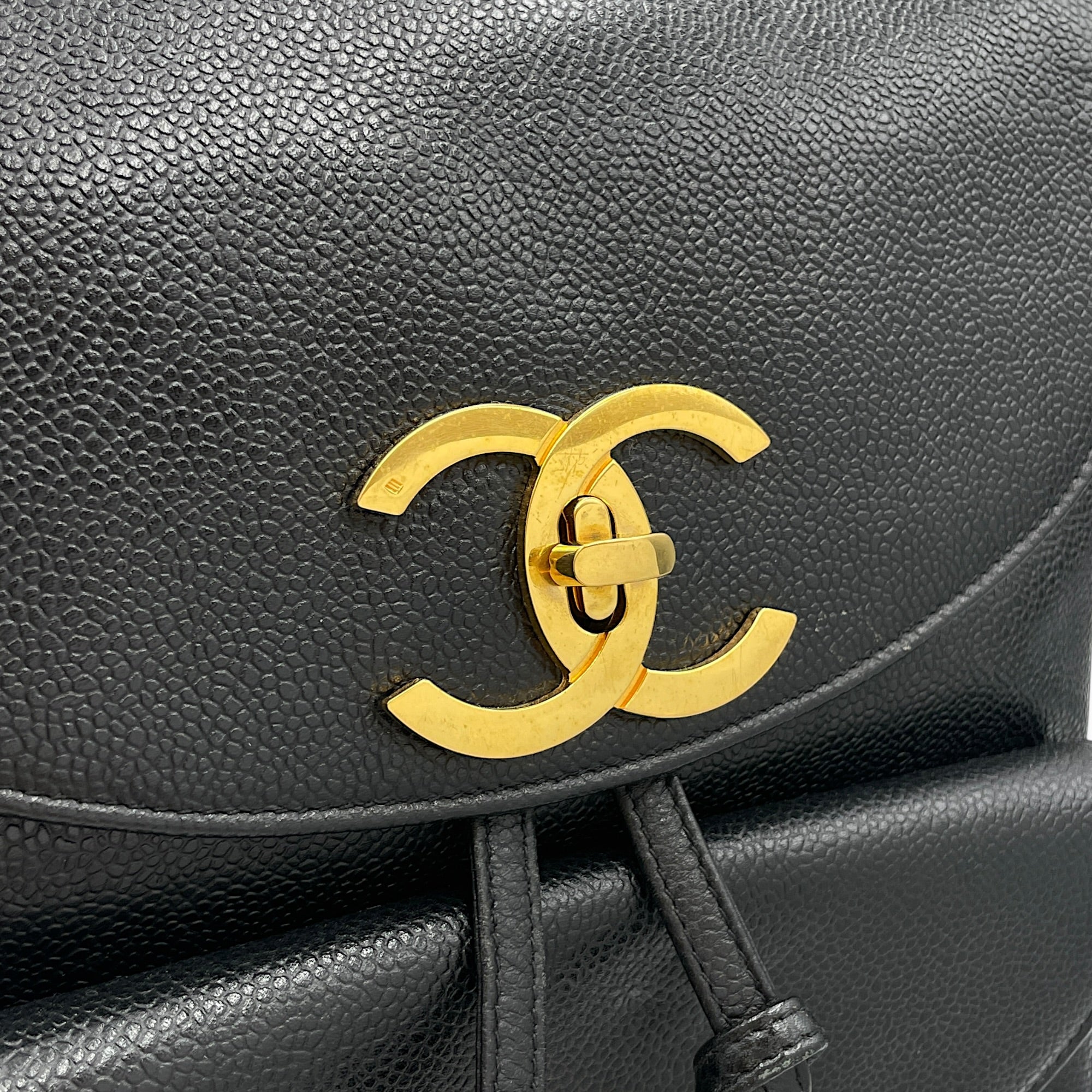 Vintage CC 1995 Turn-Lock Black Backpack in Caviar Leather Gold hardware CL2602-19445 9