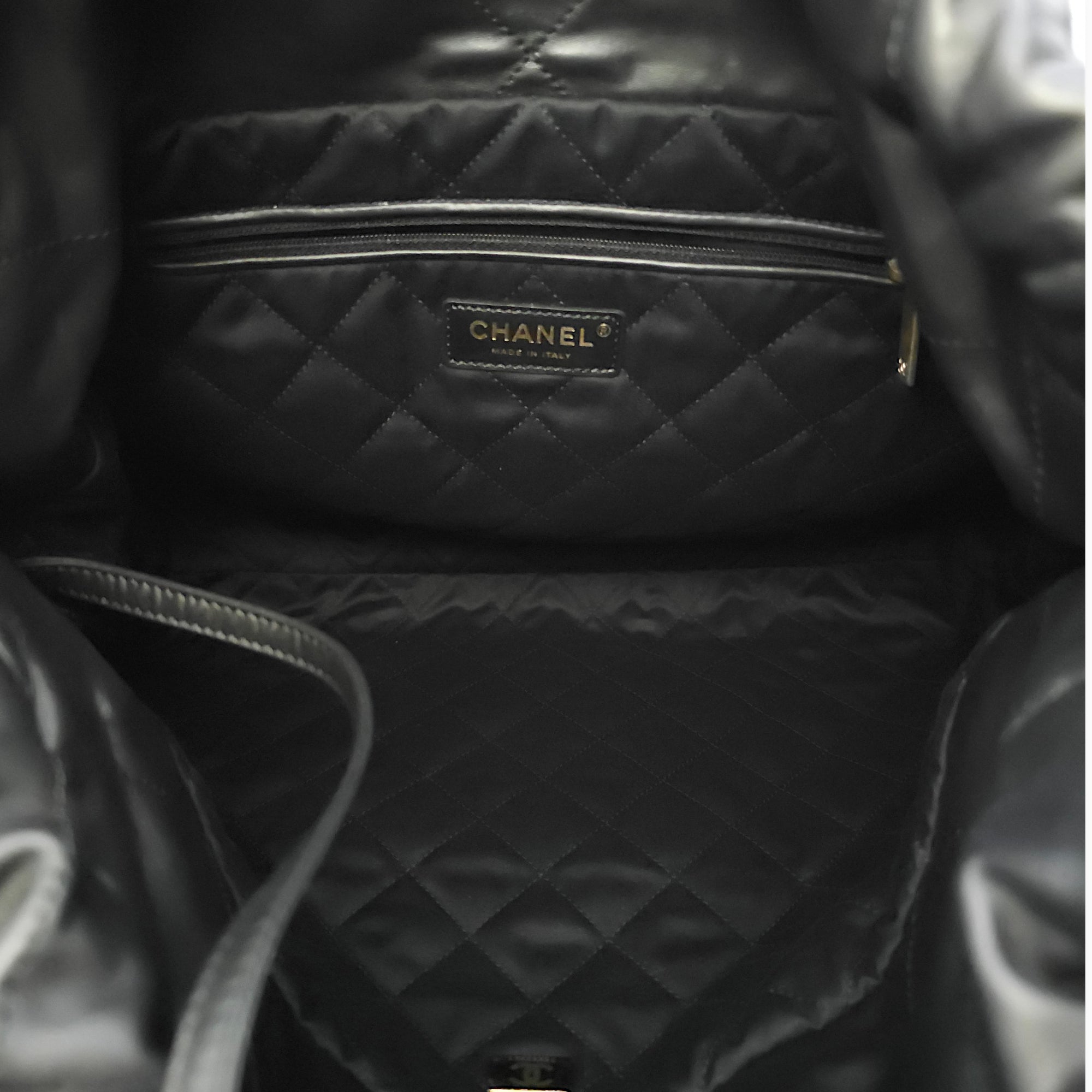 C22 Medium Black Shoulder Bag in Calfskin Gold hardware CL2603-19728 6