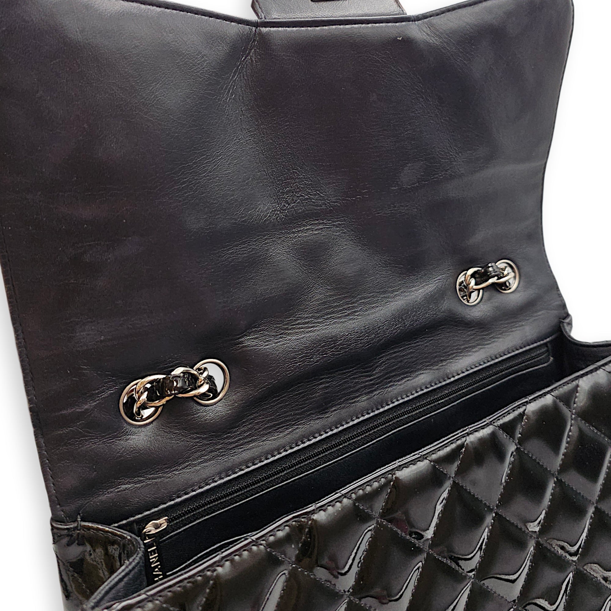 Quilted Single Flap Jumbo Black Shoulder Bag in Patent Leather Silver hardware CL2603-19879 6