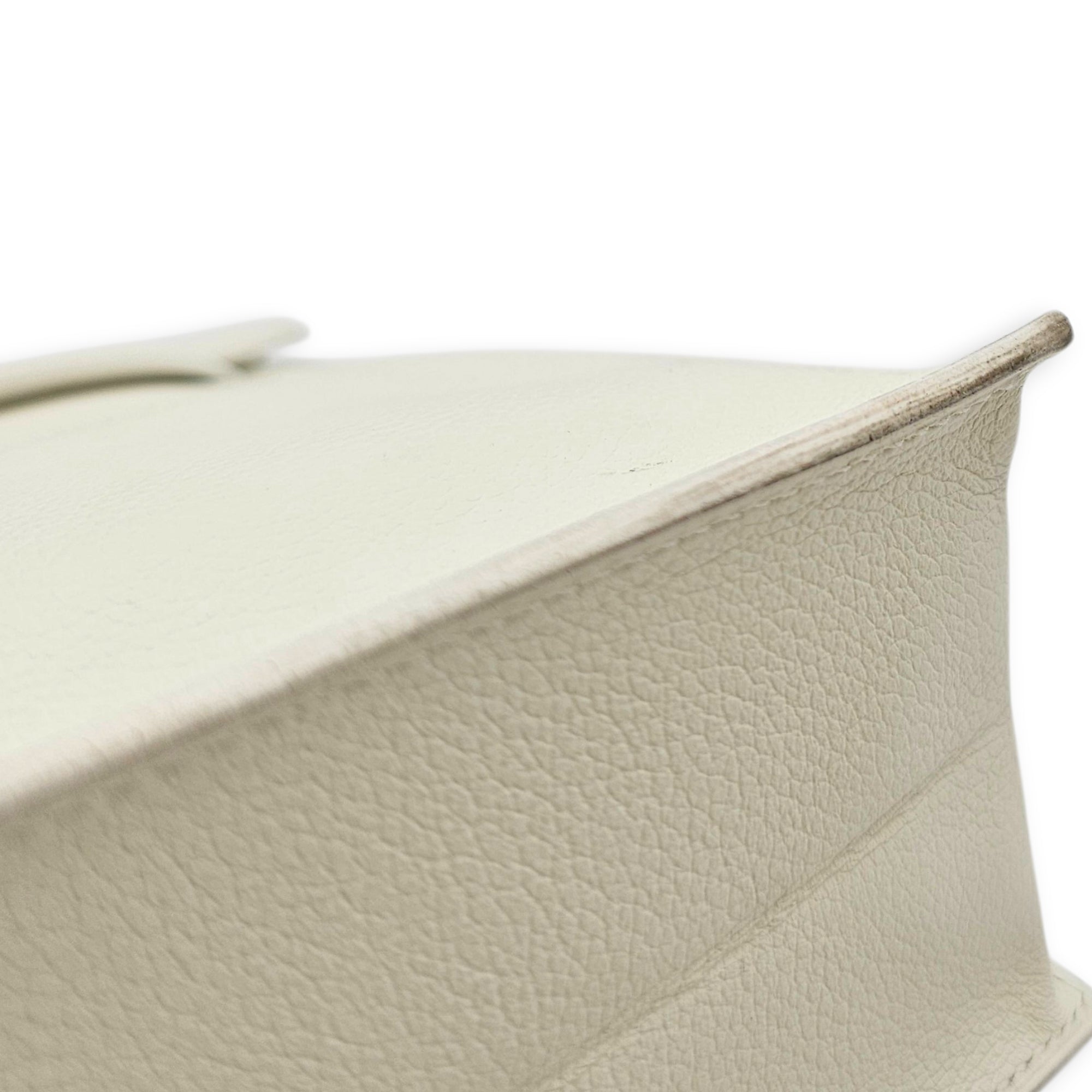 Kelly Danse Blanc in Evercolor Gold hardware