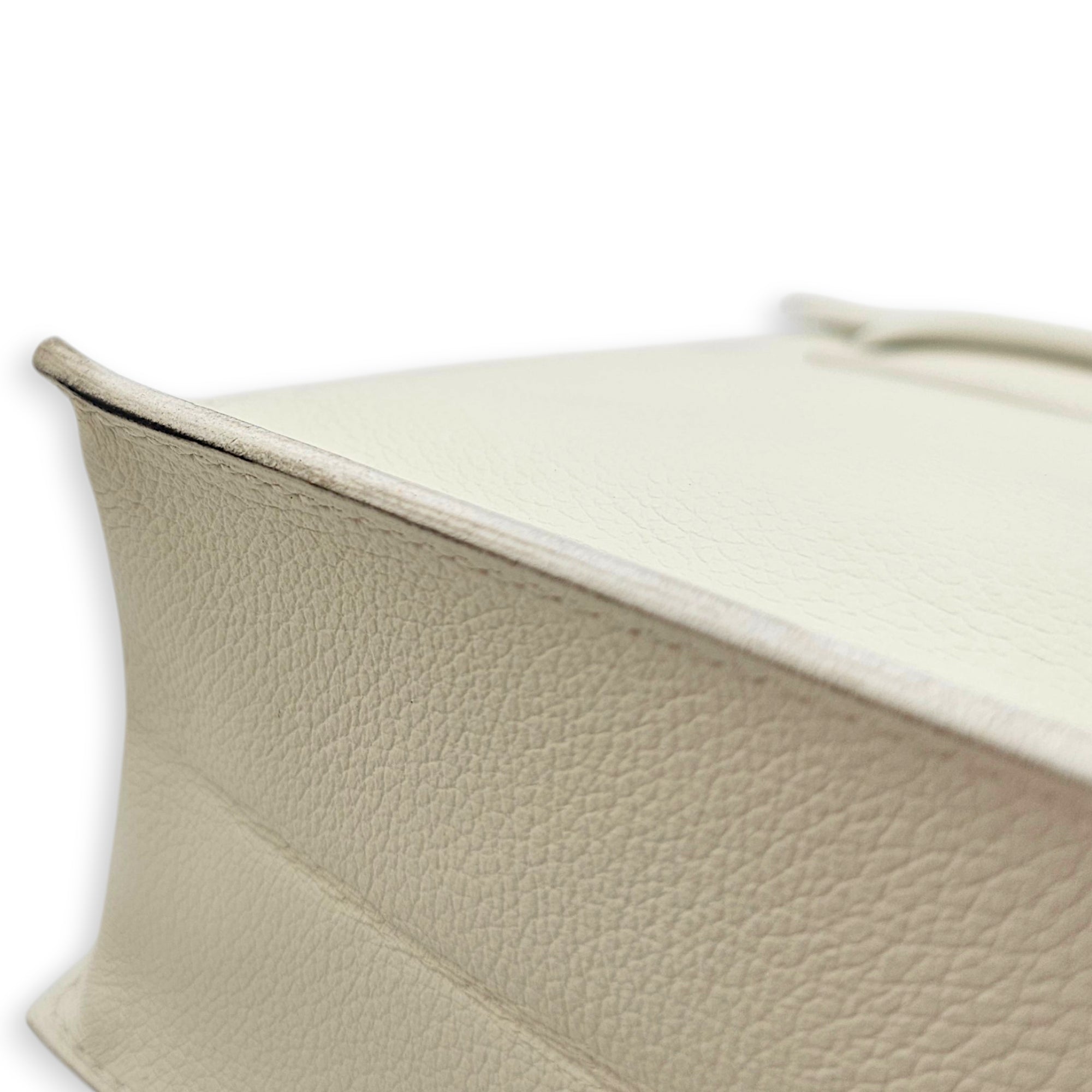 Kelly Danse Blanc in Evercolor Gold hardware