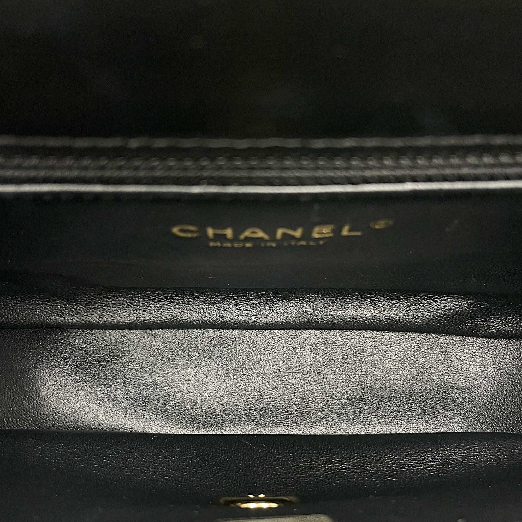 Quilted Timeless Classique Black Crossbody Bag in Lambskin Gold hardware CL2603-20449 7