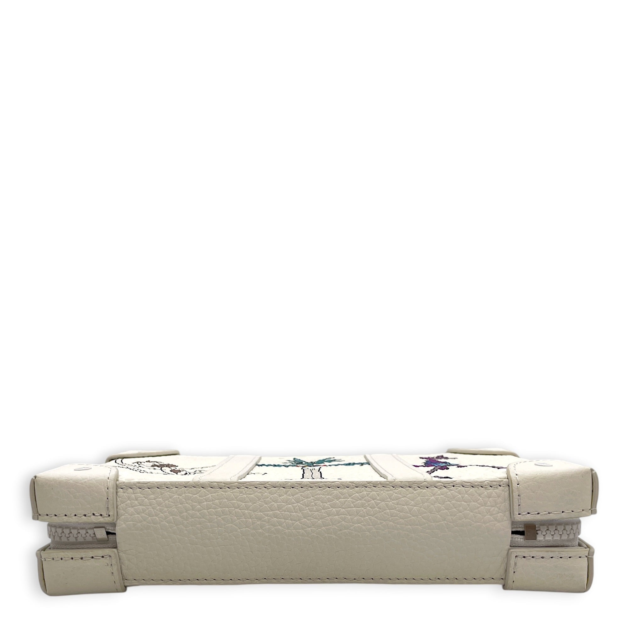 Friends Soft Trunk Wallet White Crossbody Bag in Calfskin Coated Metal hardware CL2603-20518 5