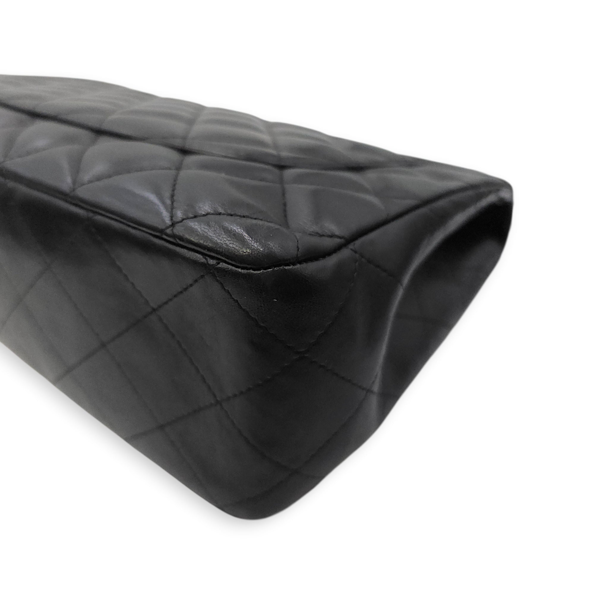 Classic Jumbo Flap 30 Black Shoulder Bag in Lambskin Gold hardware