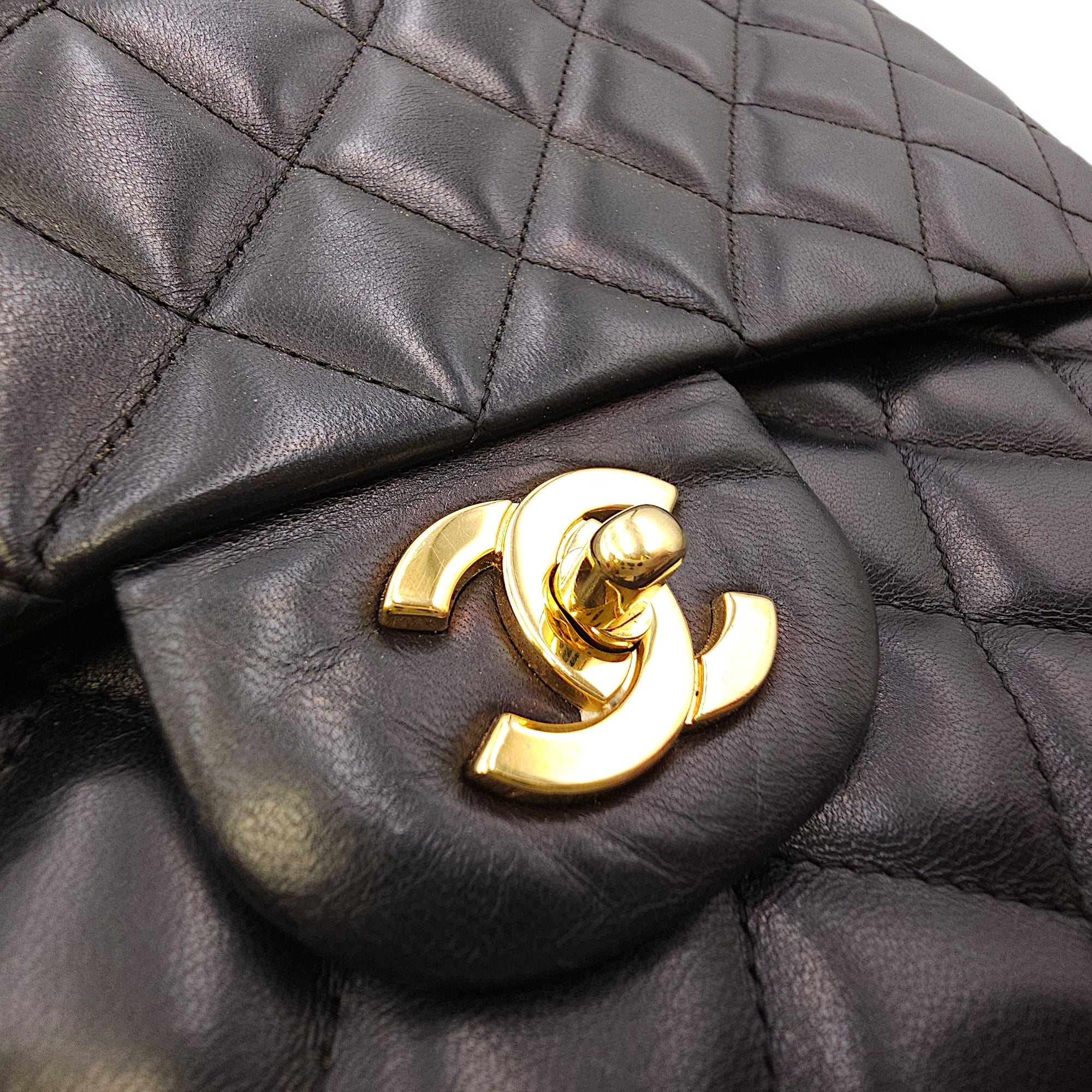 Classic Jumbo Flap 30 Black Shoulder Bag in Lambskin Gold hardware