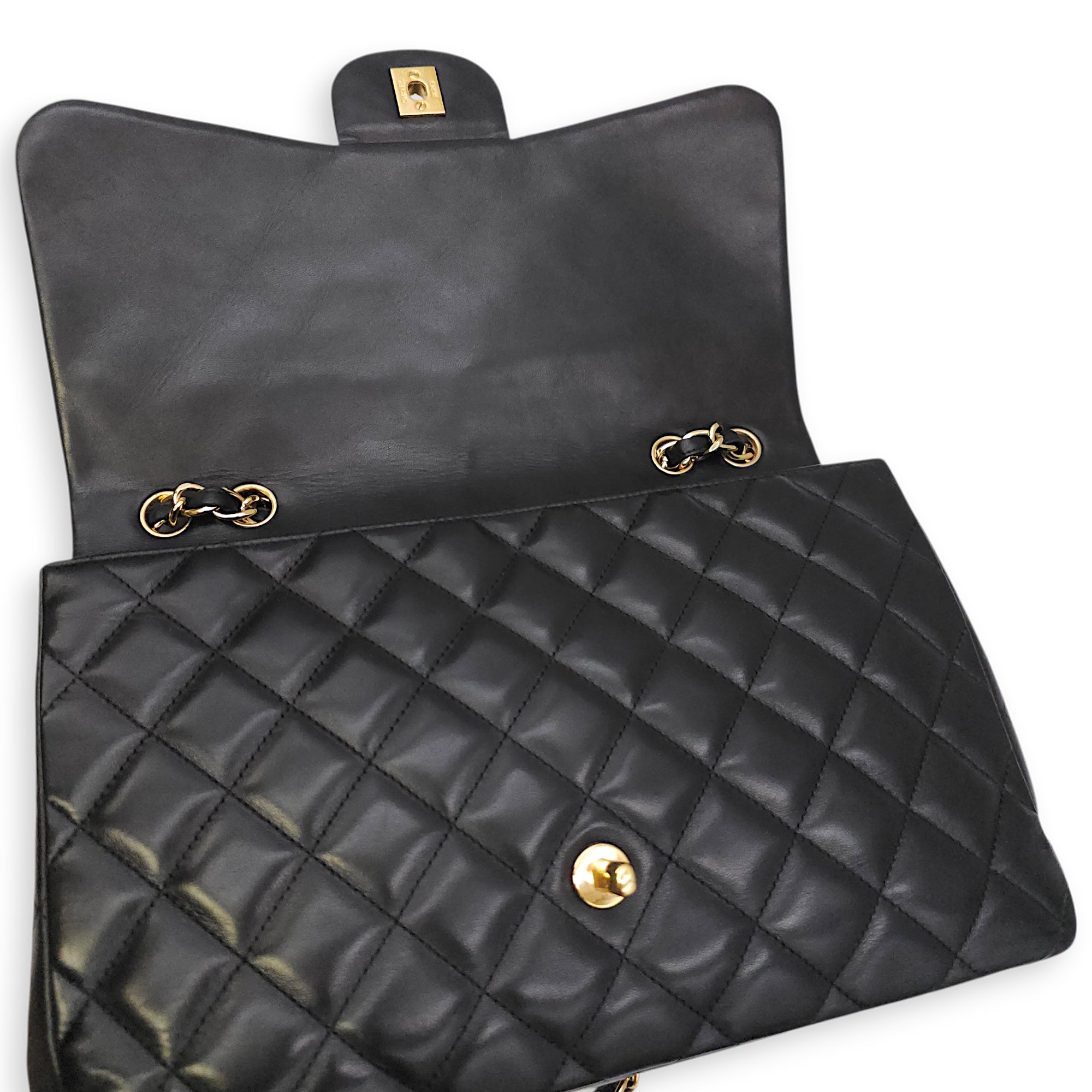 Classic Jumbo Flap 30 Black Shoulder Bag in Lambskin Gold hardware