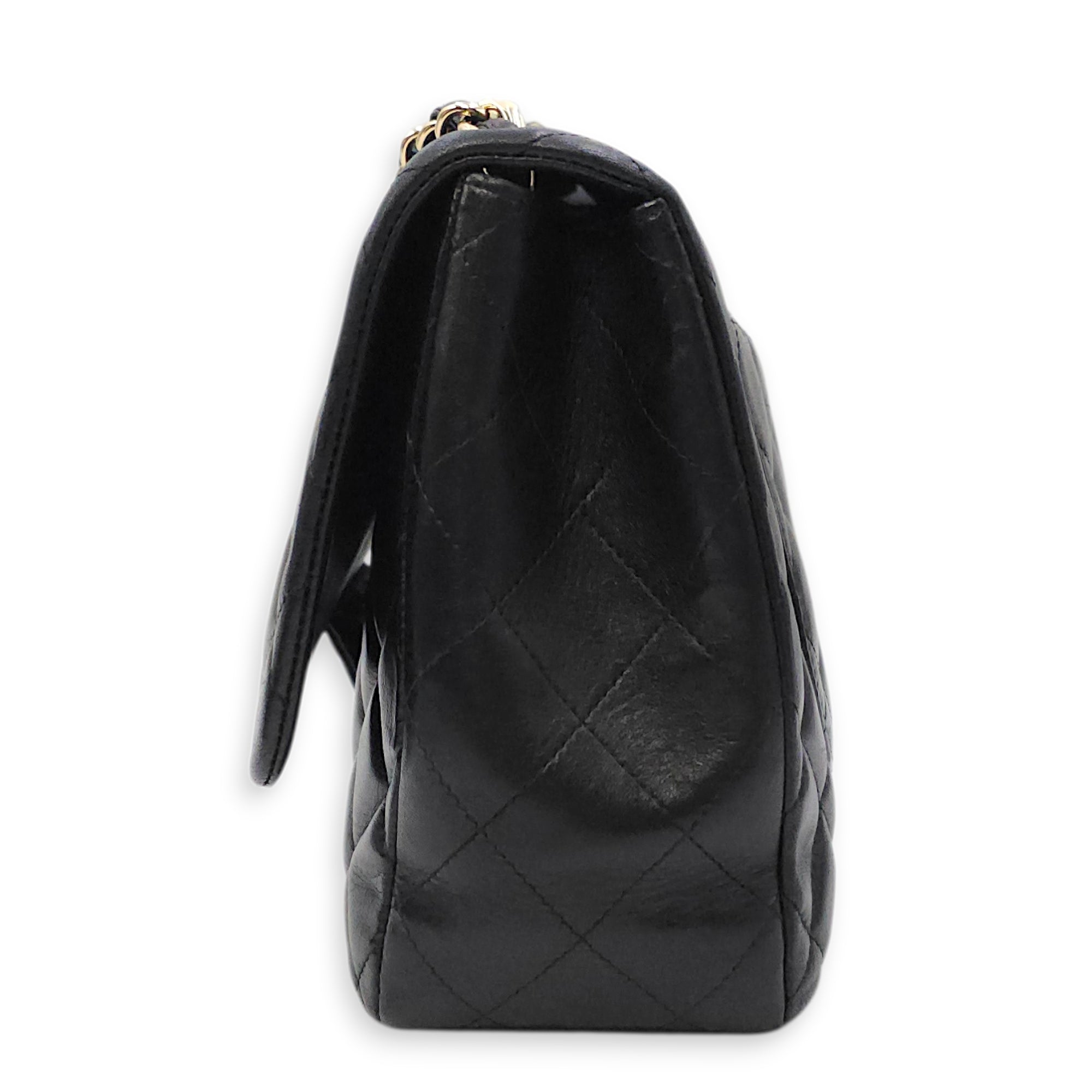 Classic Jumbo Flap 30 Black Shoulder Bag in Lambskin Gold hardware