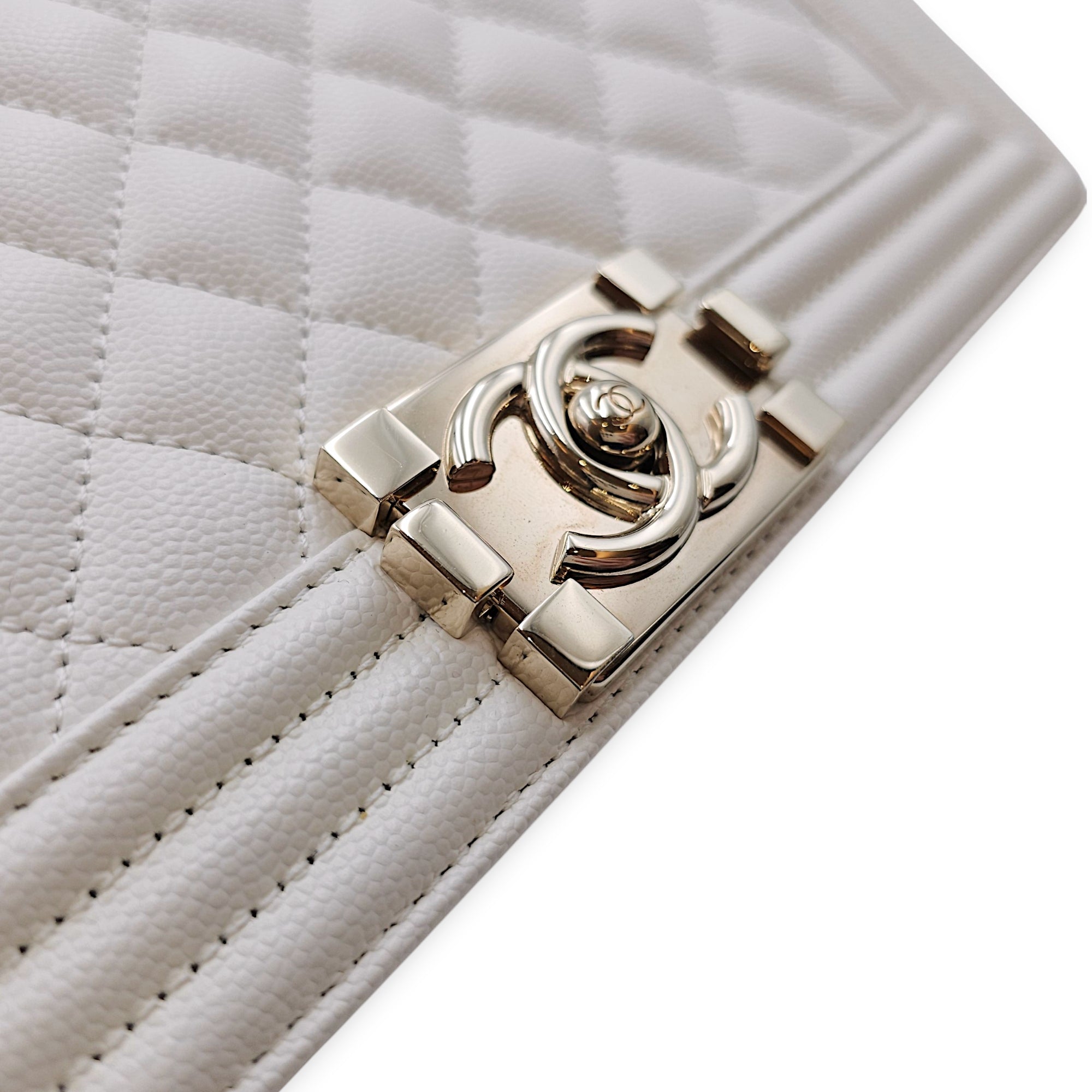 Le Boy Medium White Shoulder Bag in Caviar Leather Silver hardware CL2604-20586 13