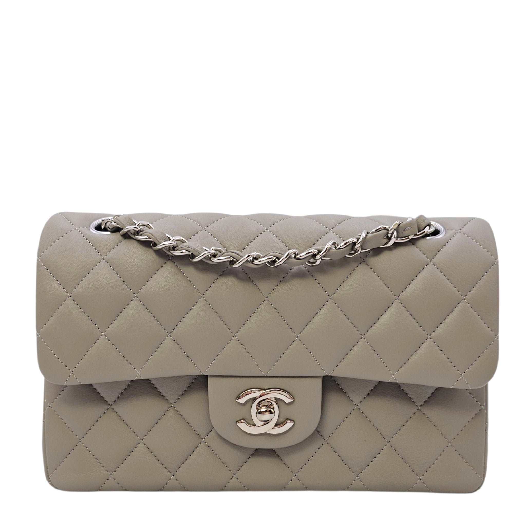 Small Classic Flap Grey Shoulder Bag in Lambskin Silver hardware