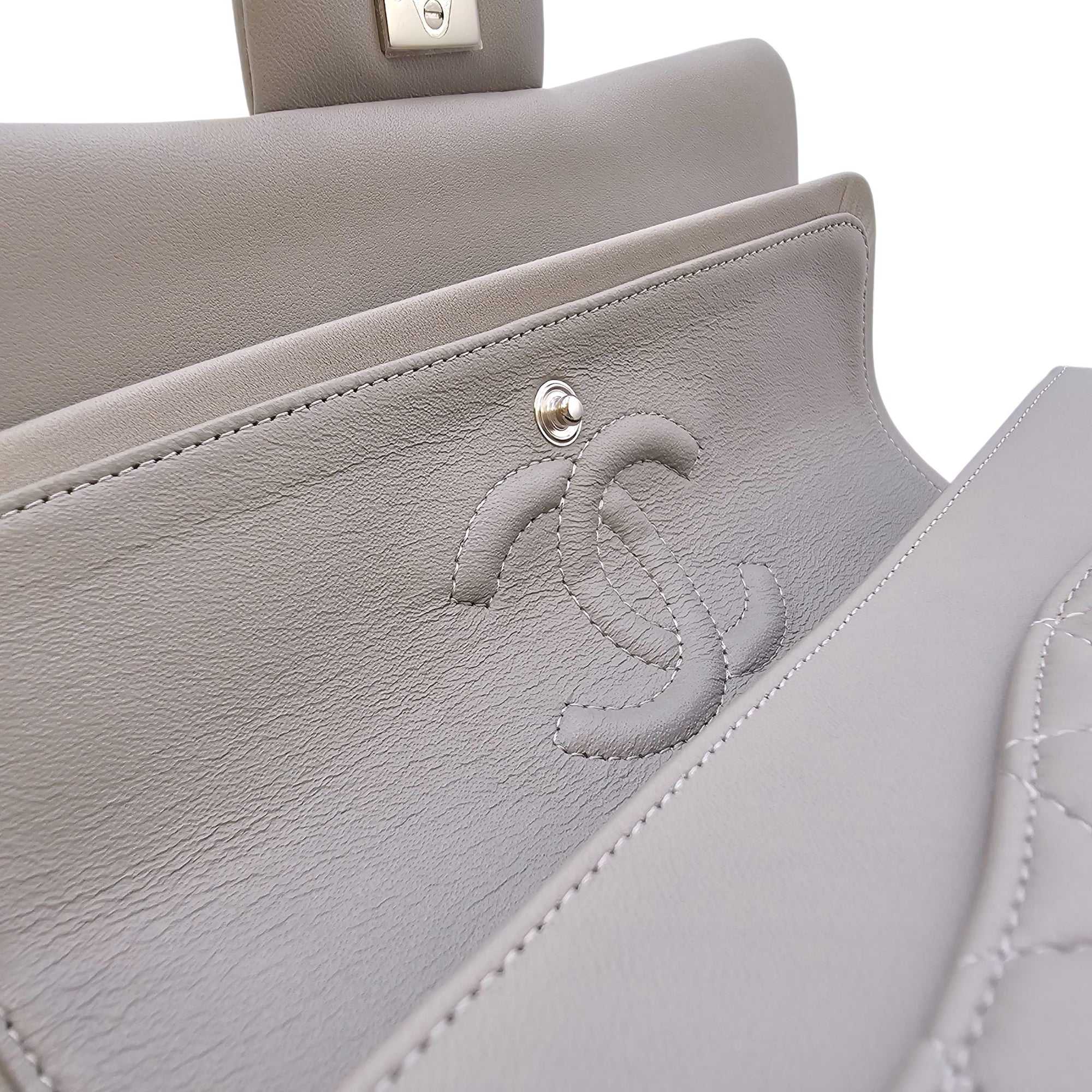 Small Classic Flap Grey Shoulder Bag in Lambskin Silver hardware CL2604-20656 17
