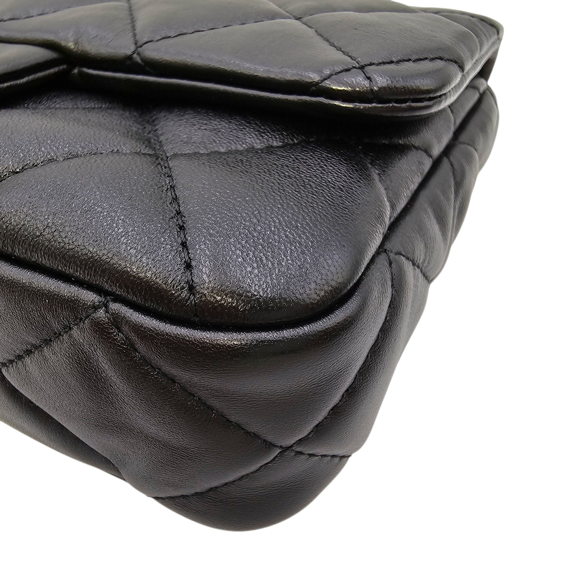Quilted 22A Flap Small Black Shoulder Bag in Caviar Leather Gold hardware CL2604-20780 10