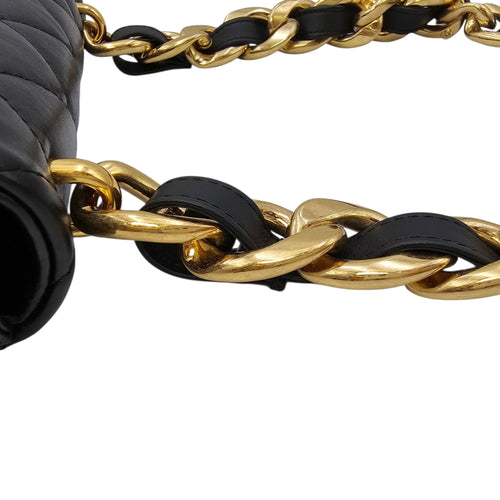 Quilted 22A Flap Small Black Shoulder Bag in Caviar Leather Gold hardware CL2604-20780 13
