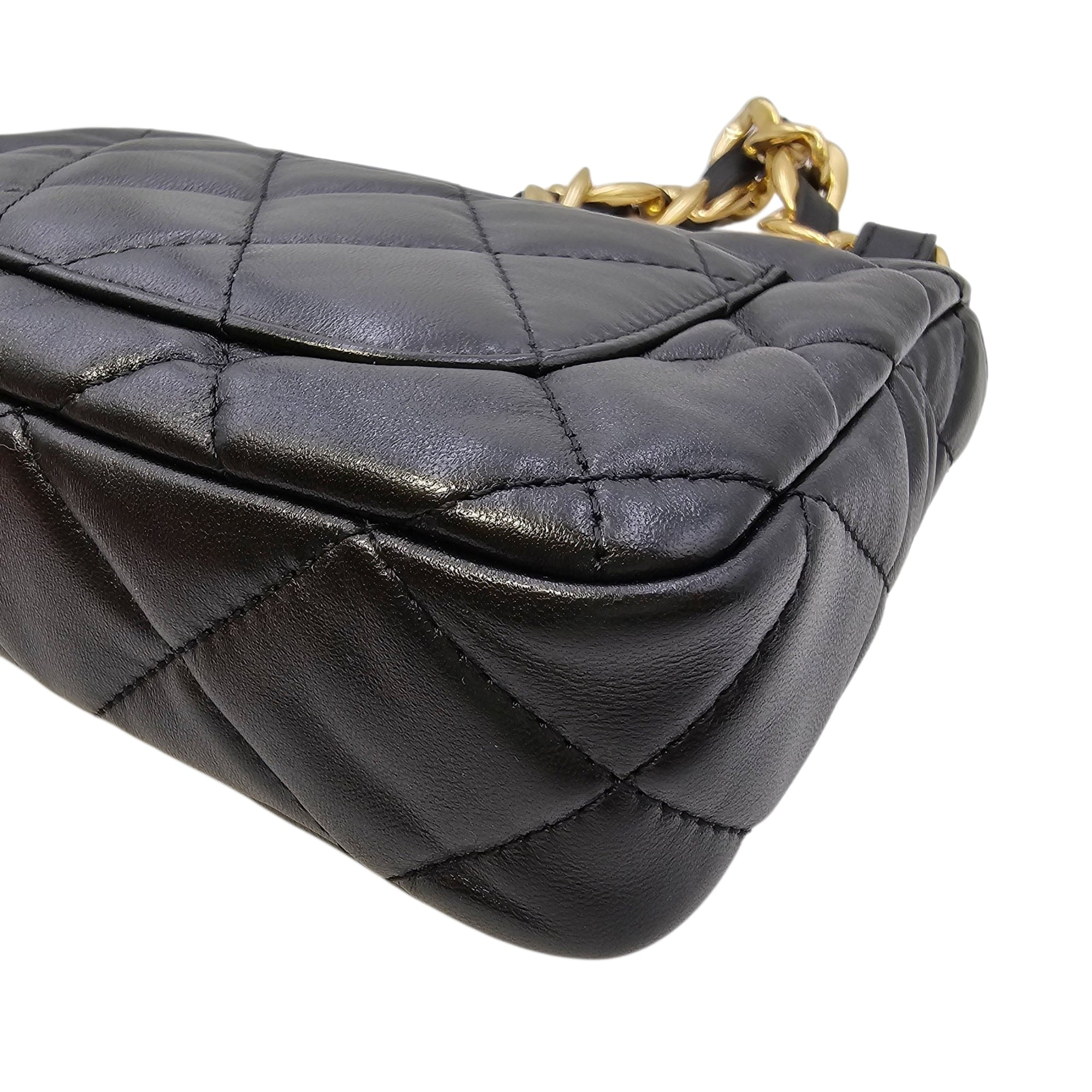Quilted 22A Flap Small Black Shoulder Bag in Caviar Leather Gold hardware CL2604-20780 16