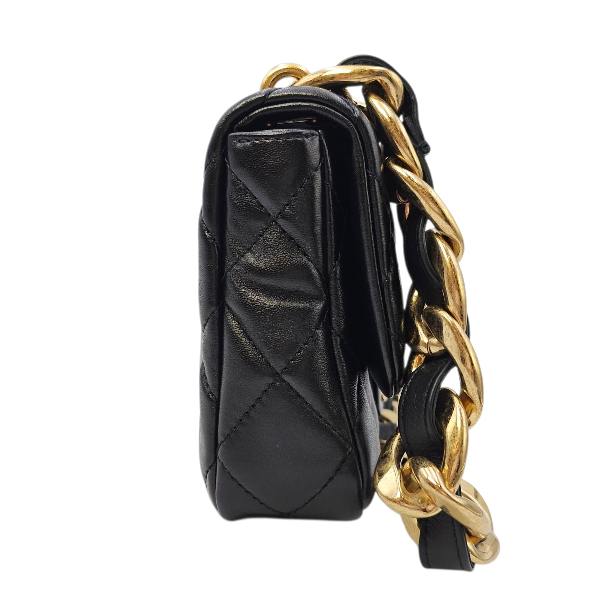 Quilted 22A Flap Small Black Shoulder Bag in Caviar Leather Gold hardware CL2604-20780 6