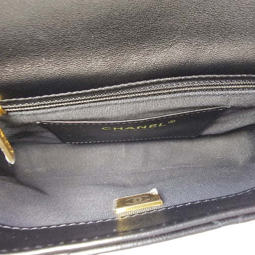 Quilted 22A Flap Small Black Shoulder Bag in Caviar Leather Gold hardware CL2604-20780 8