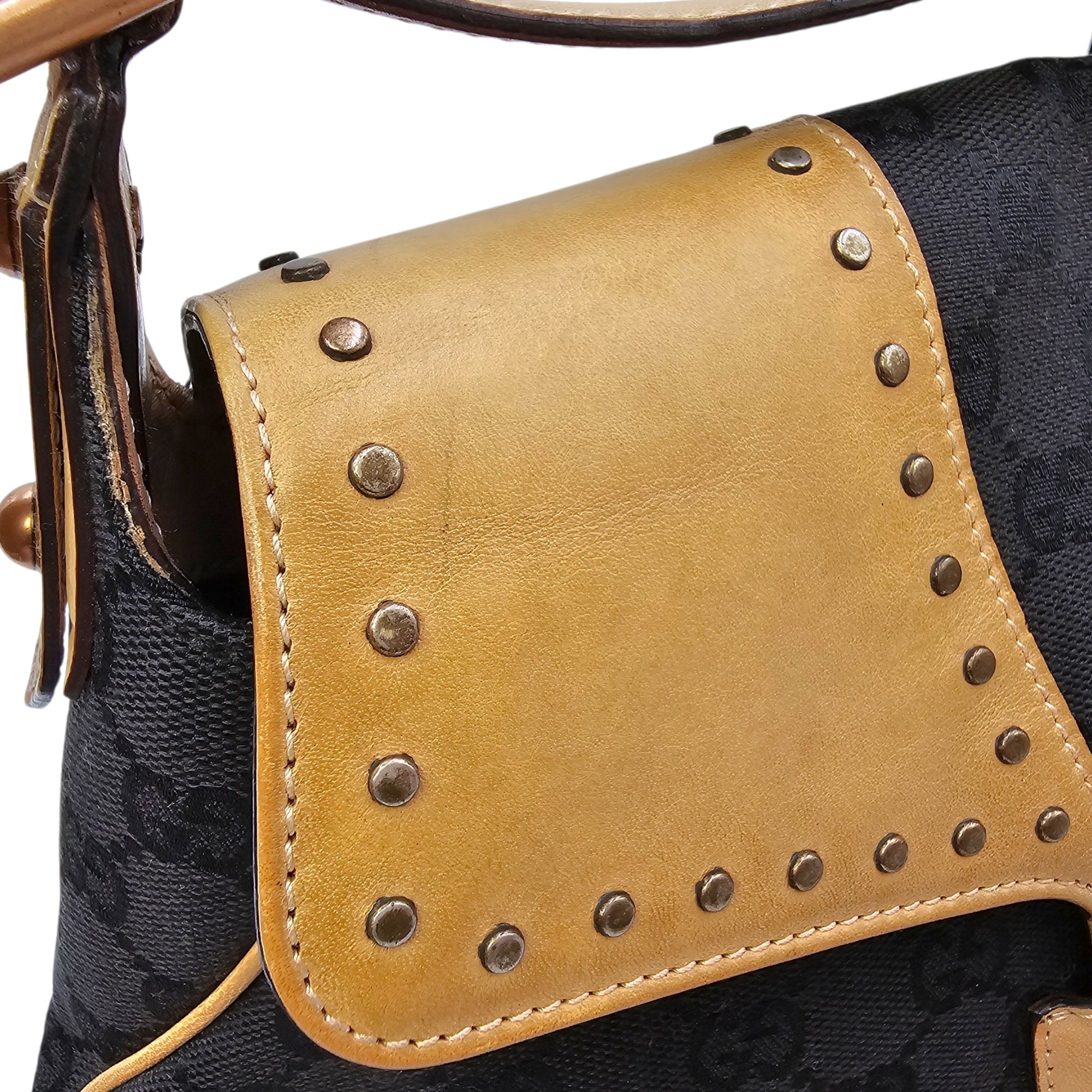 Horsebit Chain Medium Black Shoulder Bag Matte Gold hardware CL2604-20800 14