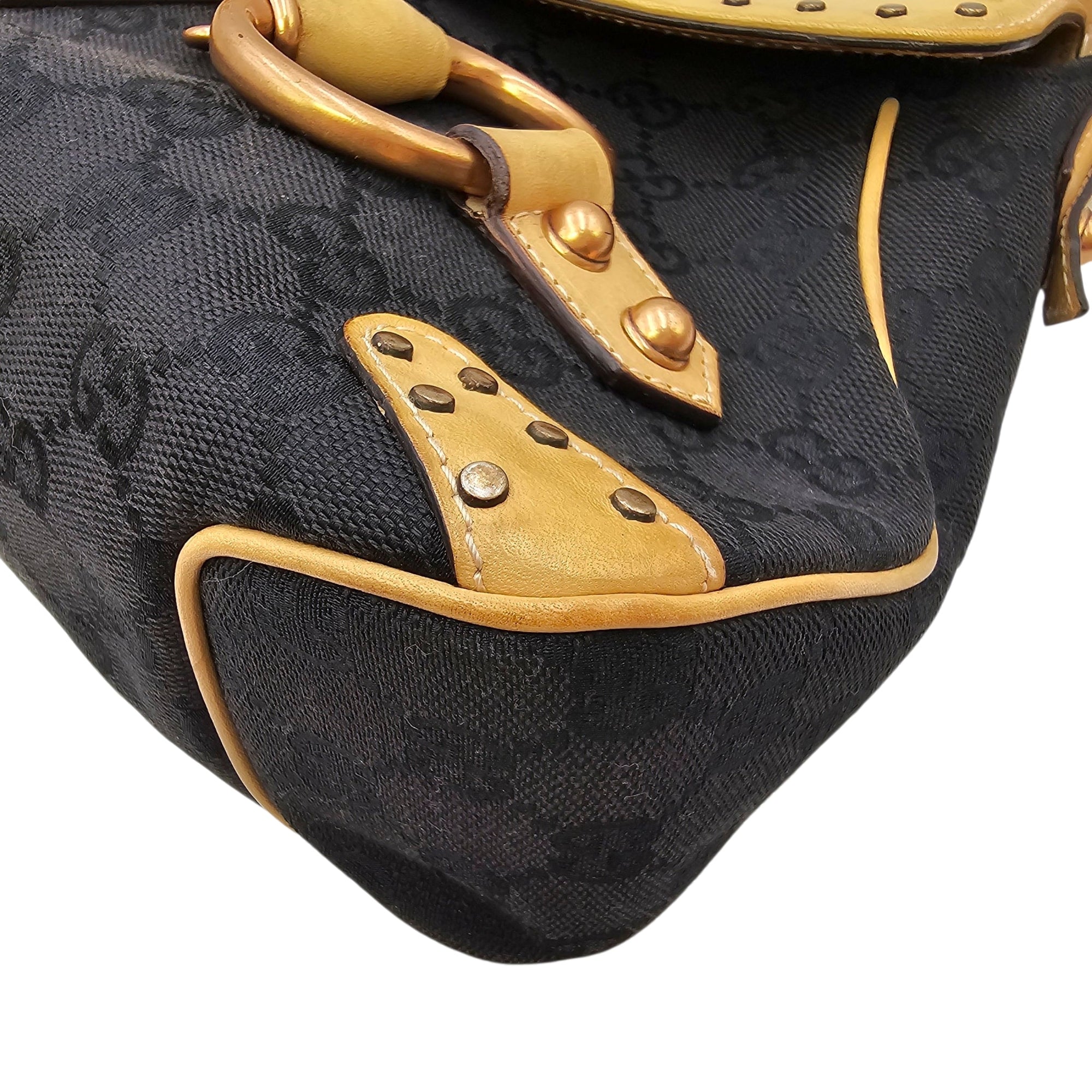 Horsebit Chain Medium Black Shoulder Bag Matte Gold hardware CL2604-20800 9