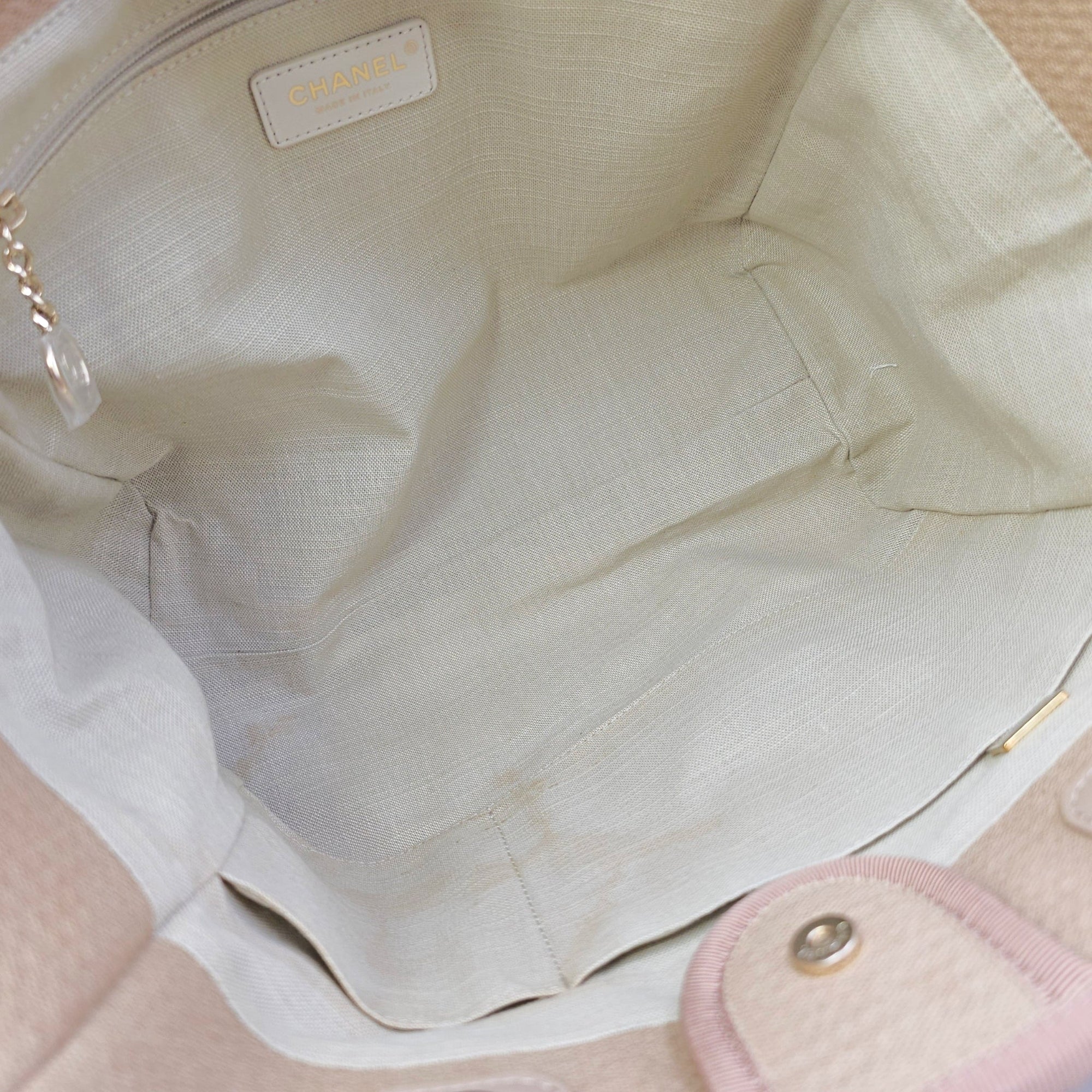 Deauville Small Beige Tote Bag in Canvas Gold hardware CL2604-20888 7