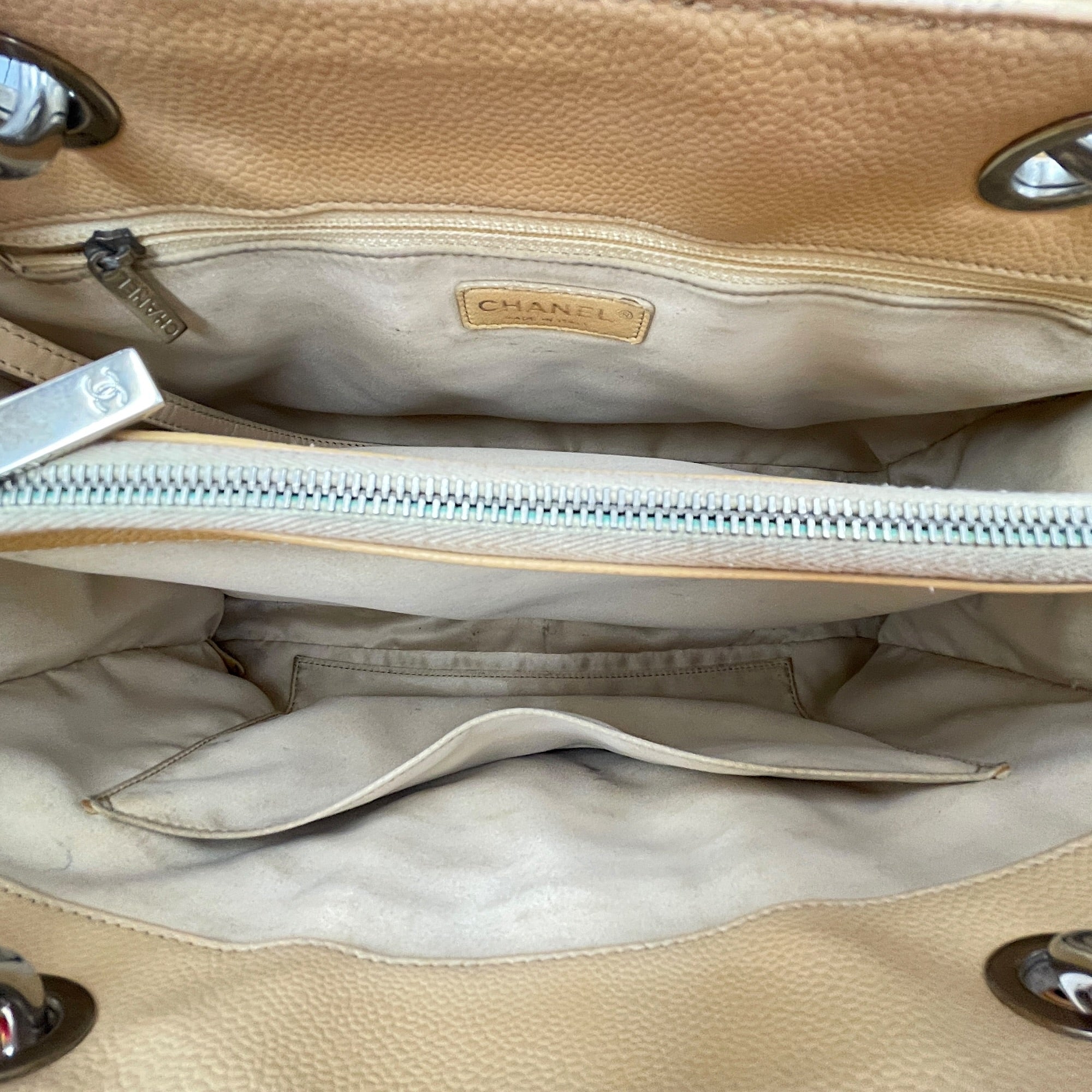 GST Beige Shoulder Bag in Caviar Leather Silver hardware CL2604-21009 7