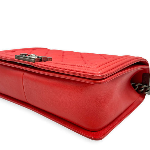 Medium Le Boy Size 27 cm Red Shoulder Bag in Lambskin Ruthenium hardware