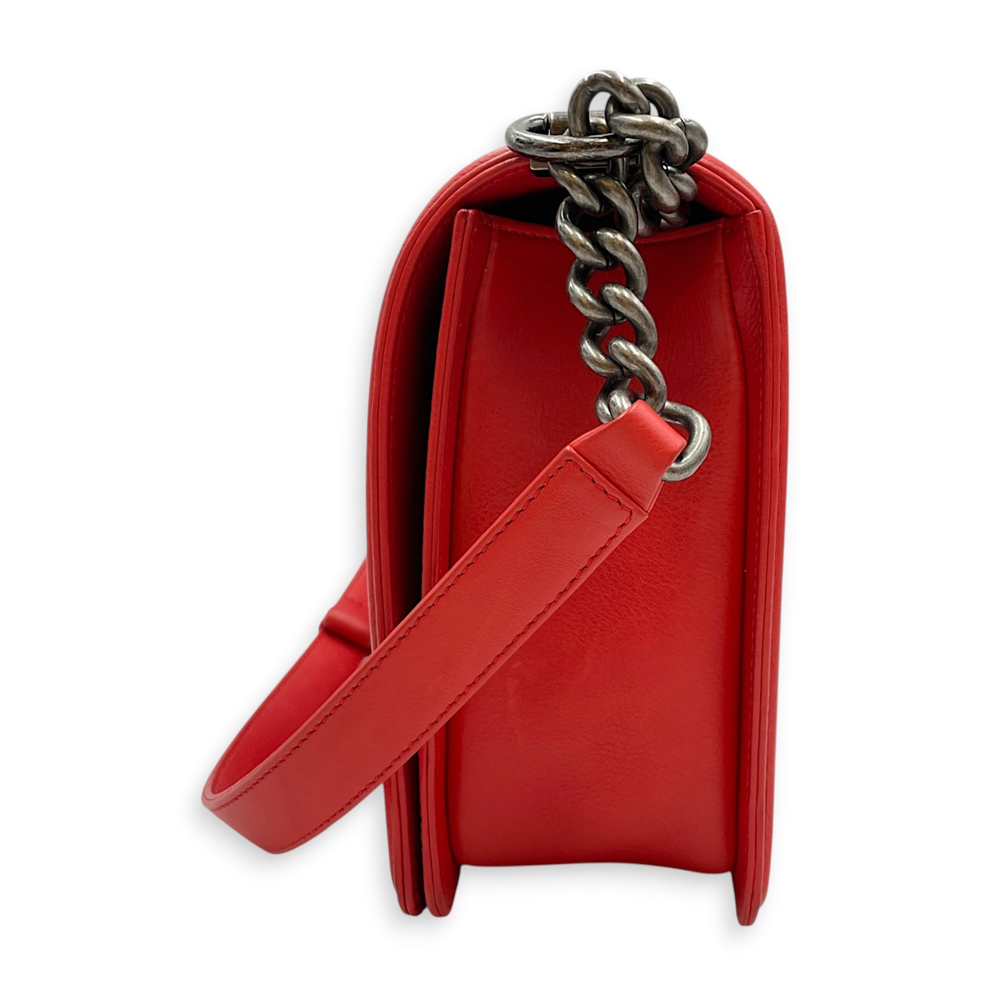 Medium Le Boy Size 27 cm Red Shoulder Bag in Lambskin Ruthenium hardware