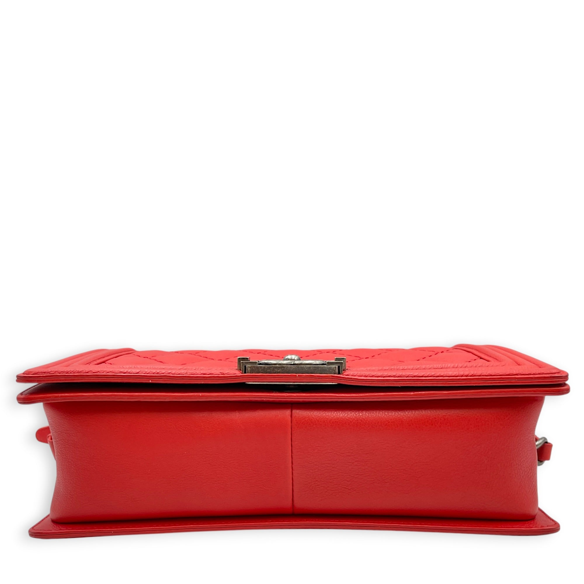 Medium Le Boy Size 27 cm Red Shoulder Bag in Lambskin Ruthenium hardware