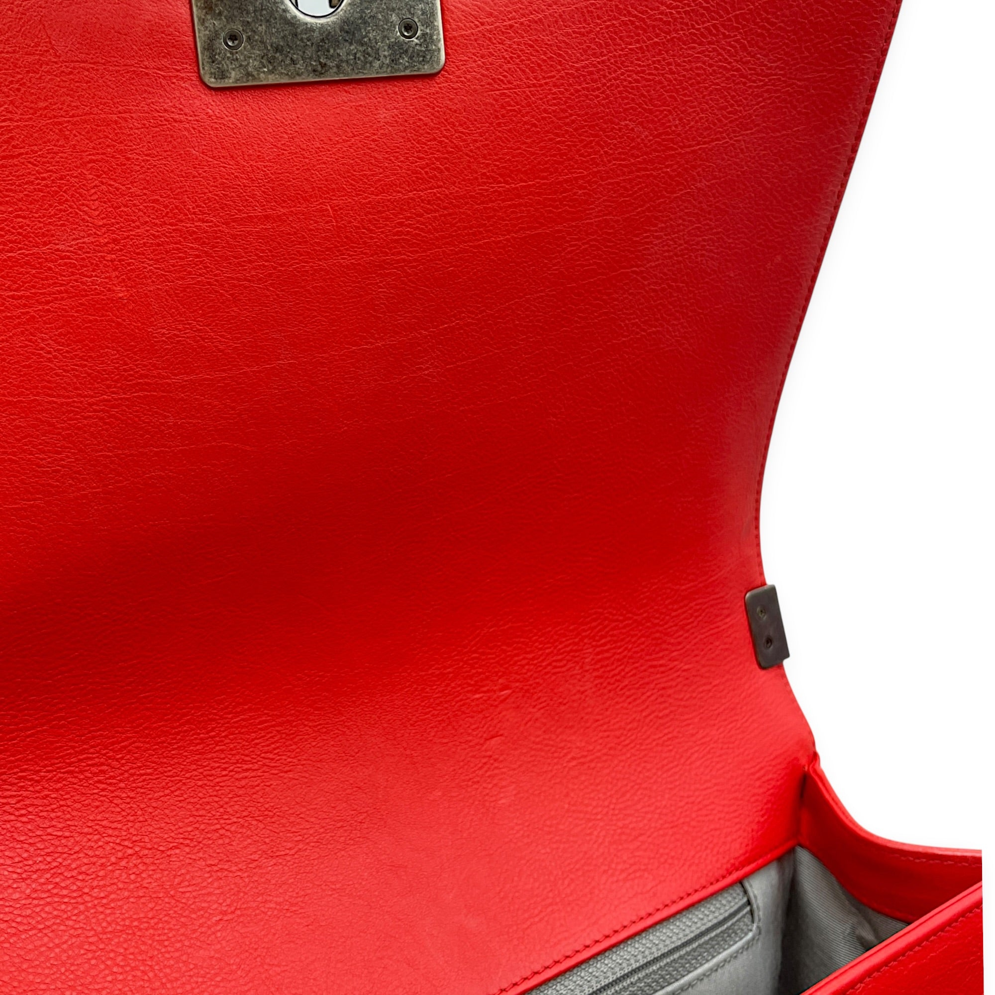 Medium Le Boy Size 27 cm Red Shoulder Bag in Lambskin Ruthenium hardware