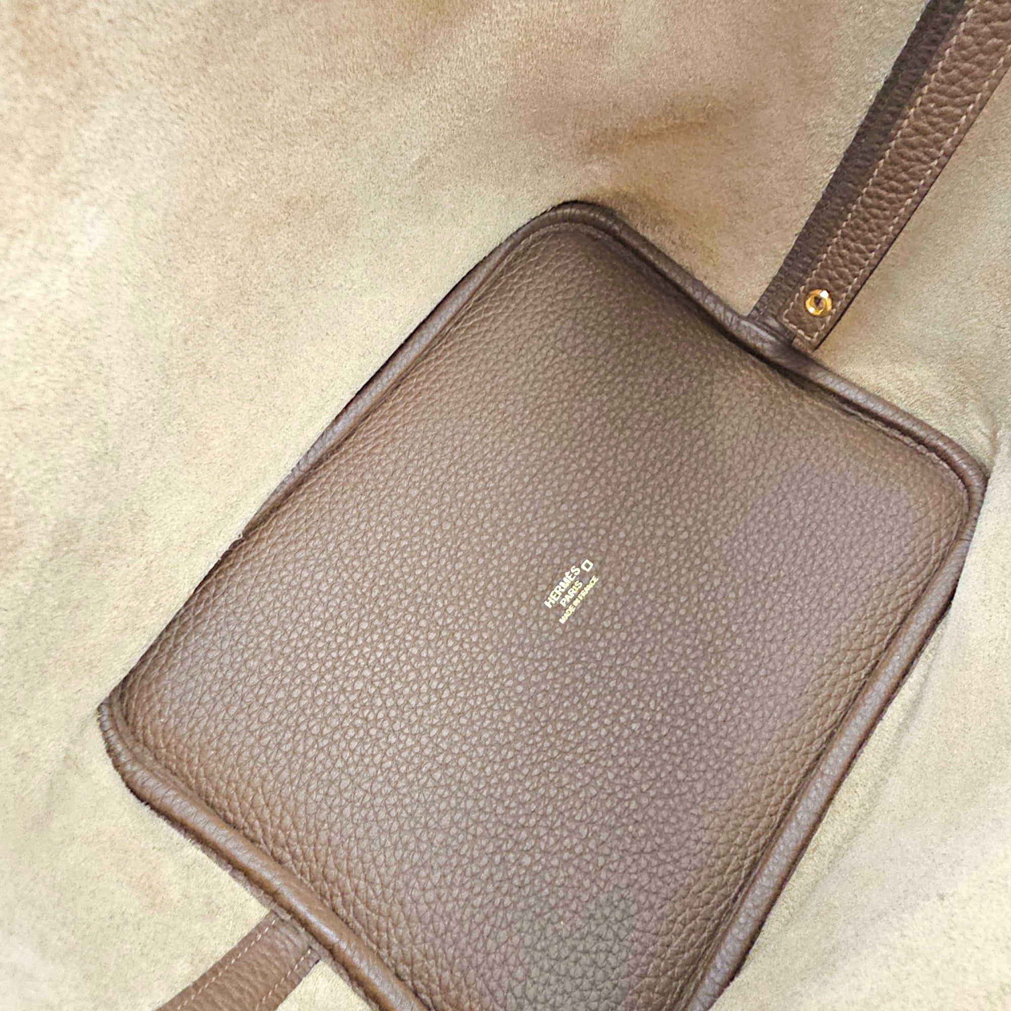 Picotin Touch 22 Alezan in Clemence/Matte Alligator Gold hardware