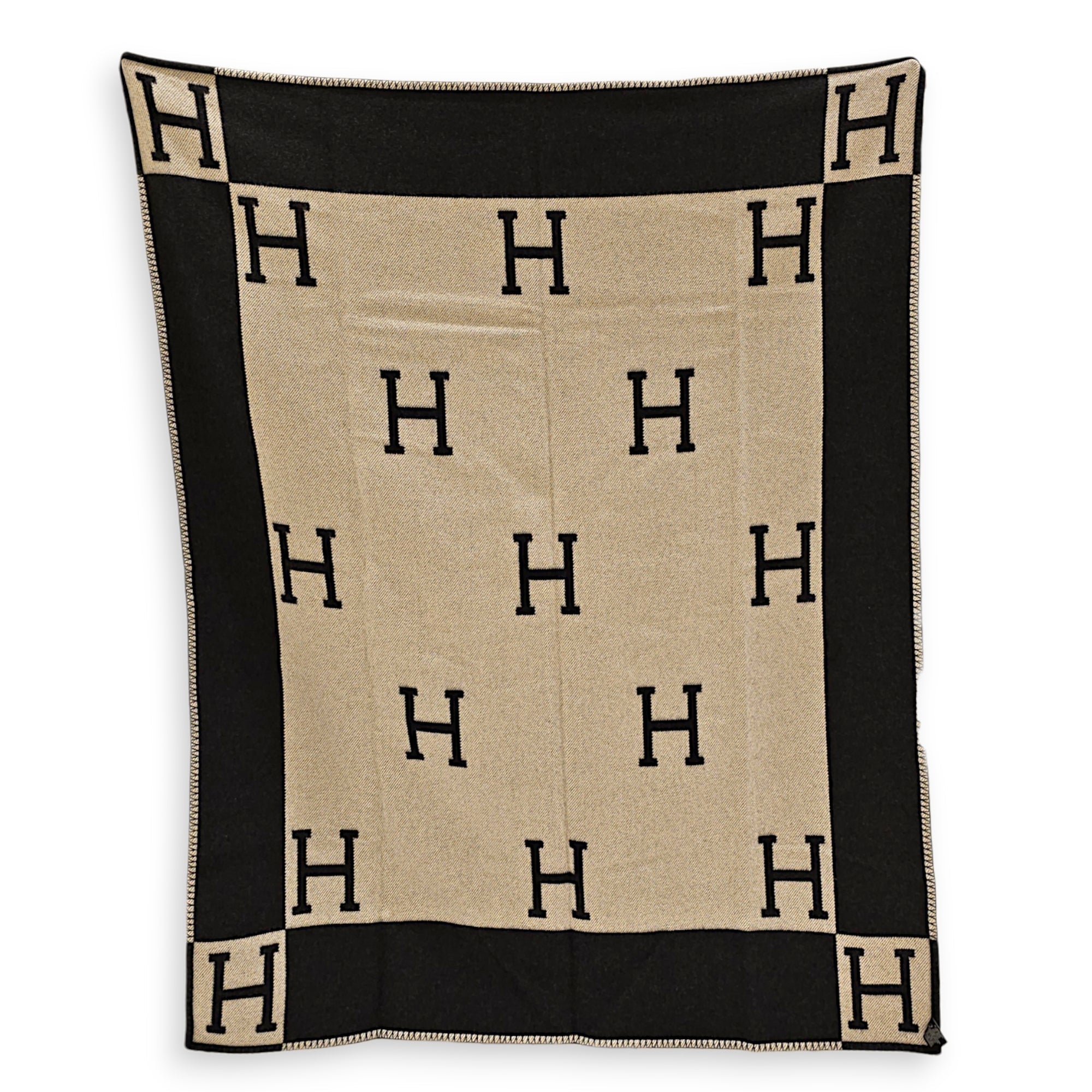 Avalon Throw Blanket Ecru/Gris Fonce Homeware CL2605-21212 3