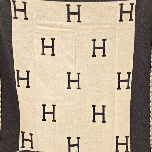 Avalon Throw Blanket Ecru/Gris Fonce Homeware CL2605-21212 4