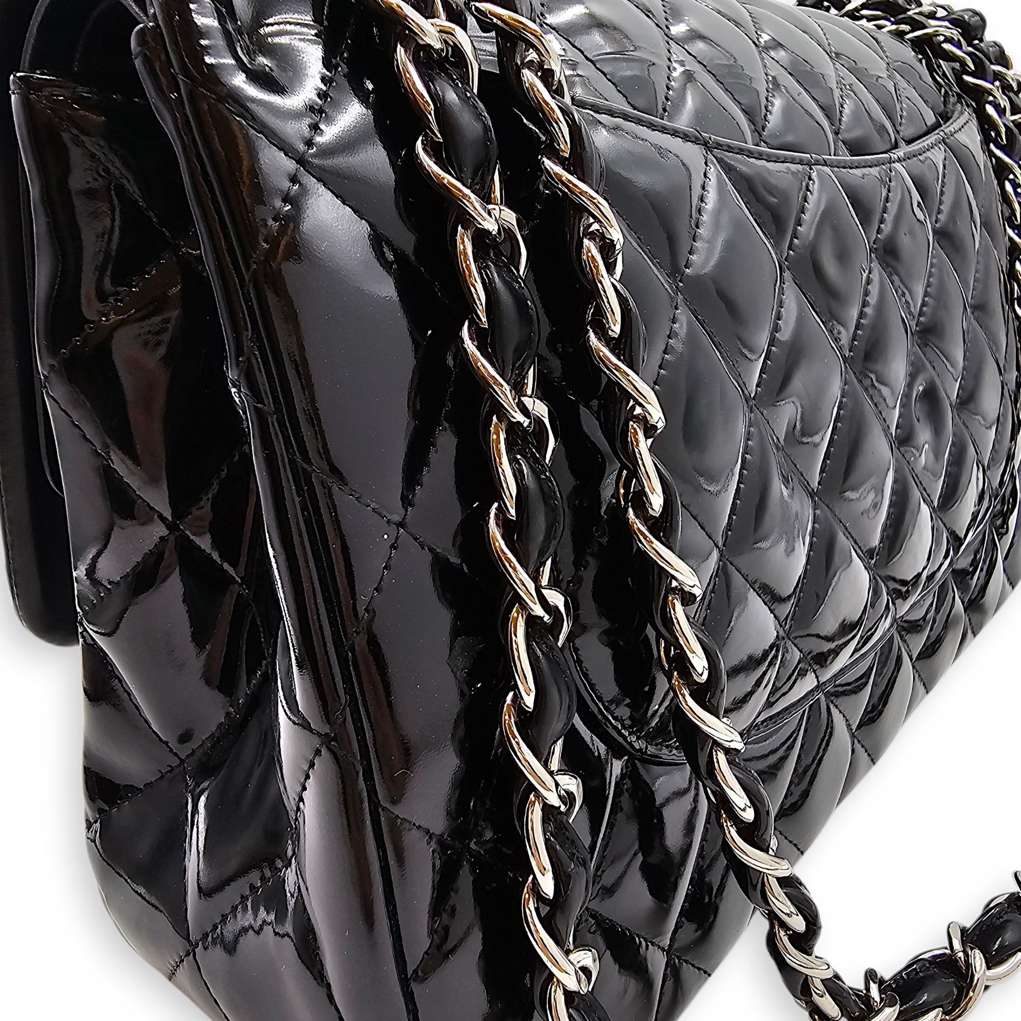 Classic Double Flap Jumbo Black Shoulder Bag in Patent Leather Silver hardware