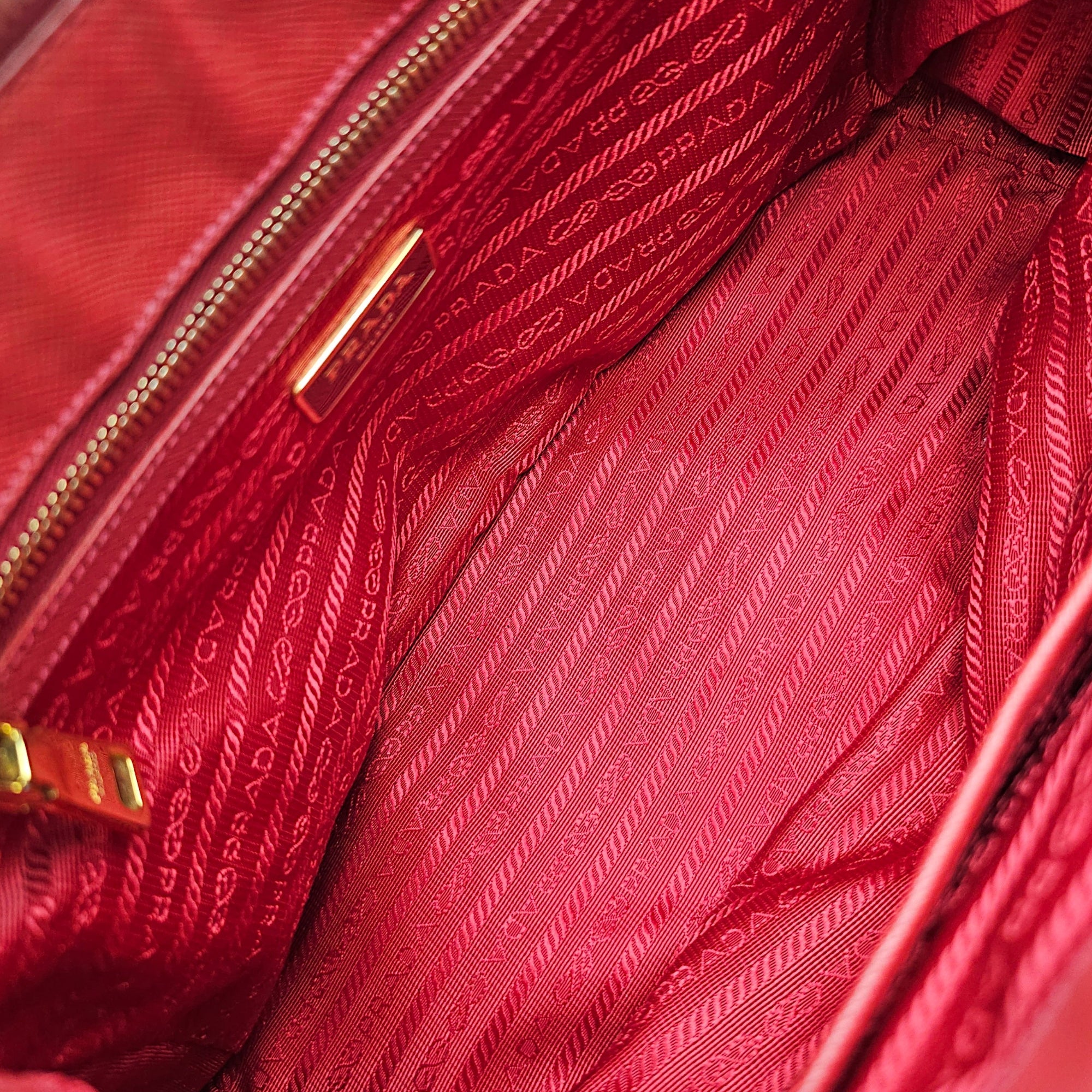 Galleria Tote Red Shoulder Bag in Saffiano Leather CL2605-21266 7