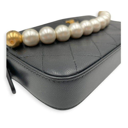 Chic Pearls Black Wallet On Chain in Goat Leather Gold hardware
