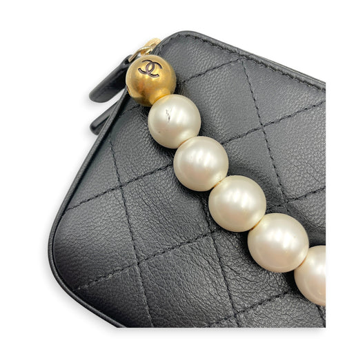Chic Pearls Black Wallet On Chain in Goat Leather Gold hardware