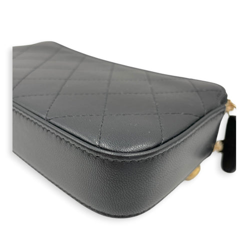 Chic Pearls Black Wallet On Chain in Goat Leather Gold hardware
